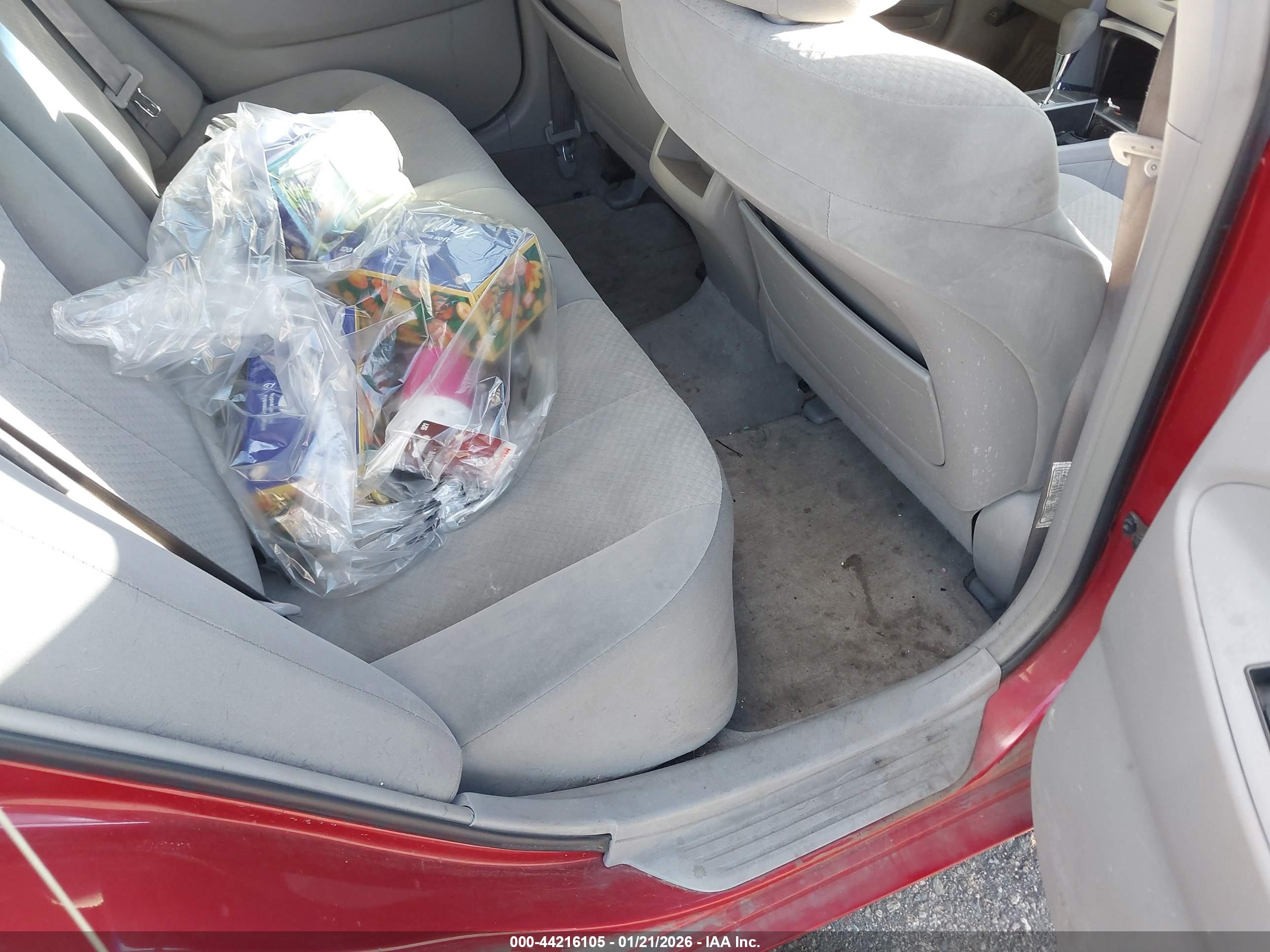 TOYOTA CAMRY image 8