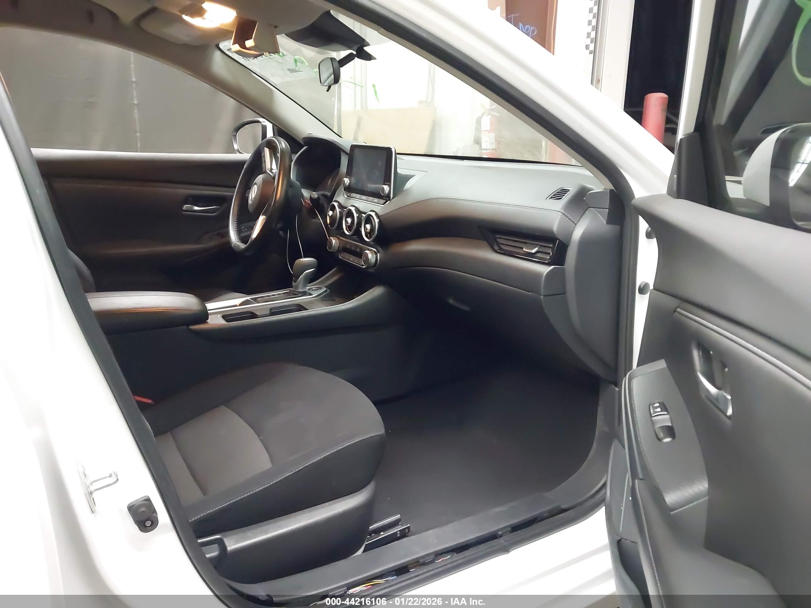 NISSAN SENTRA image 5