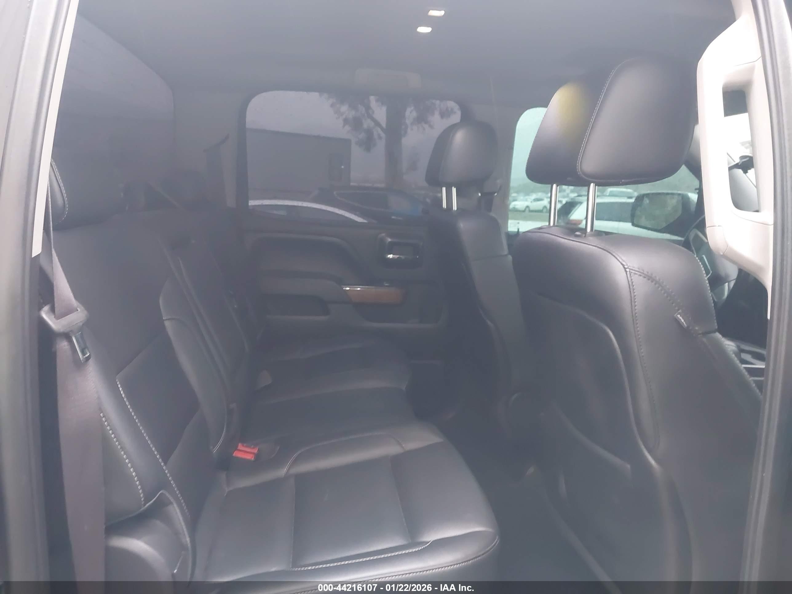 GMC SIERRA image 8