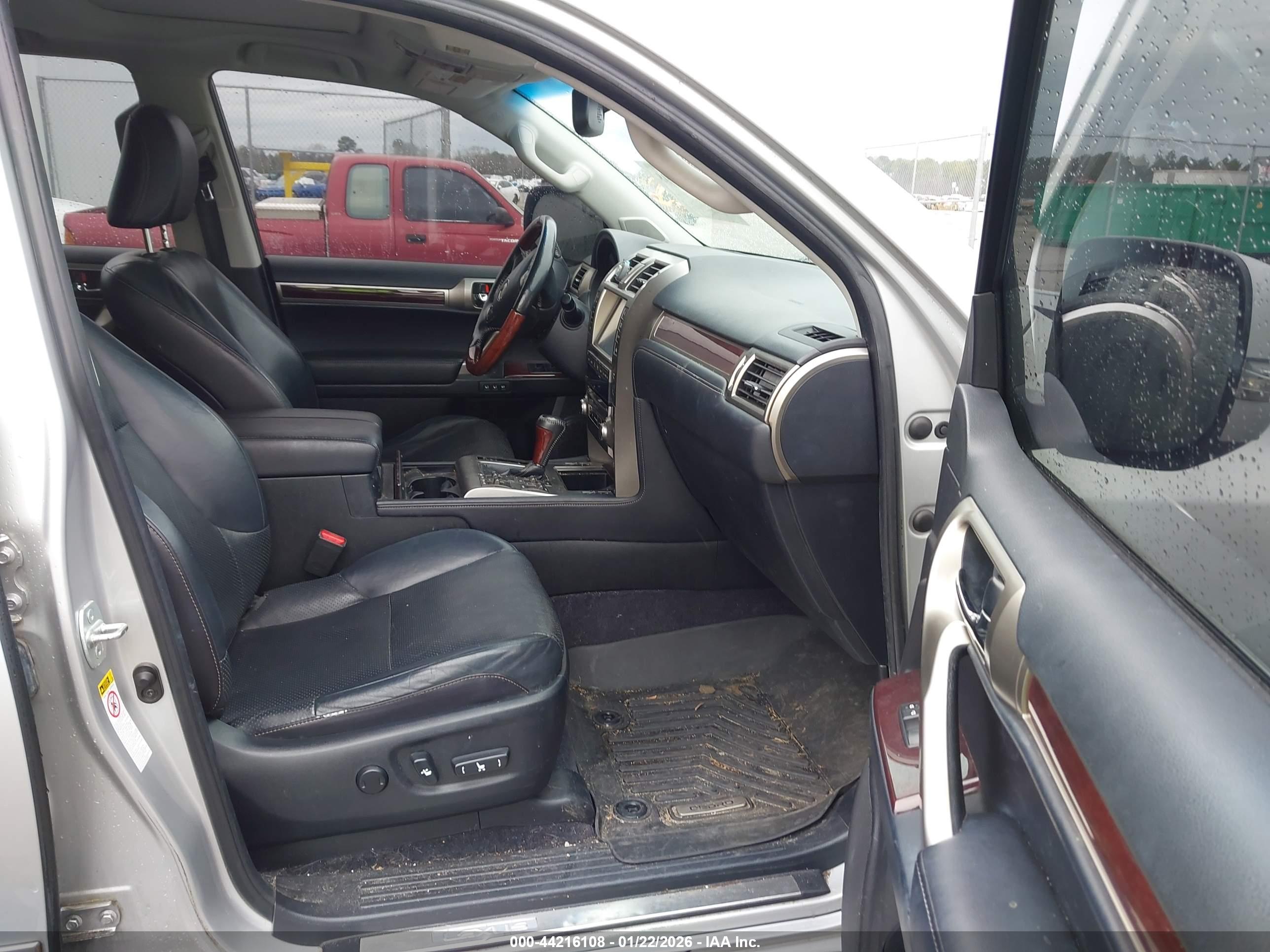 LEXUS GX image 5