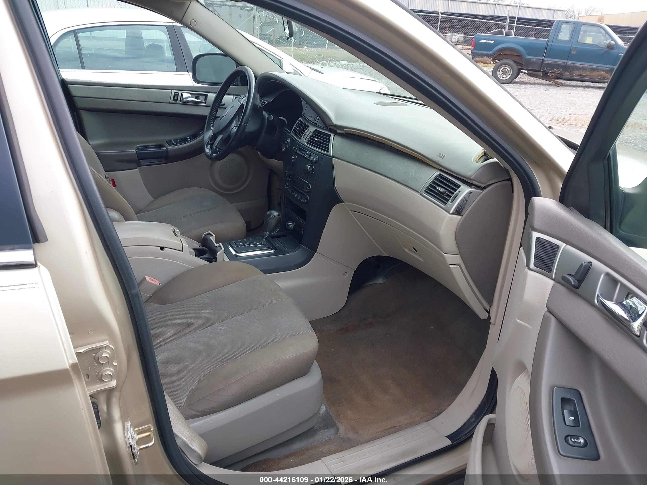 CHRYSLER PACIFICA image 5