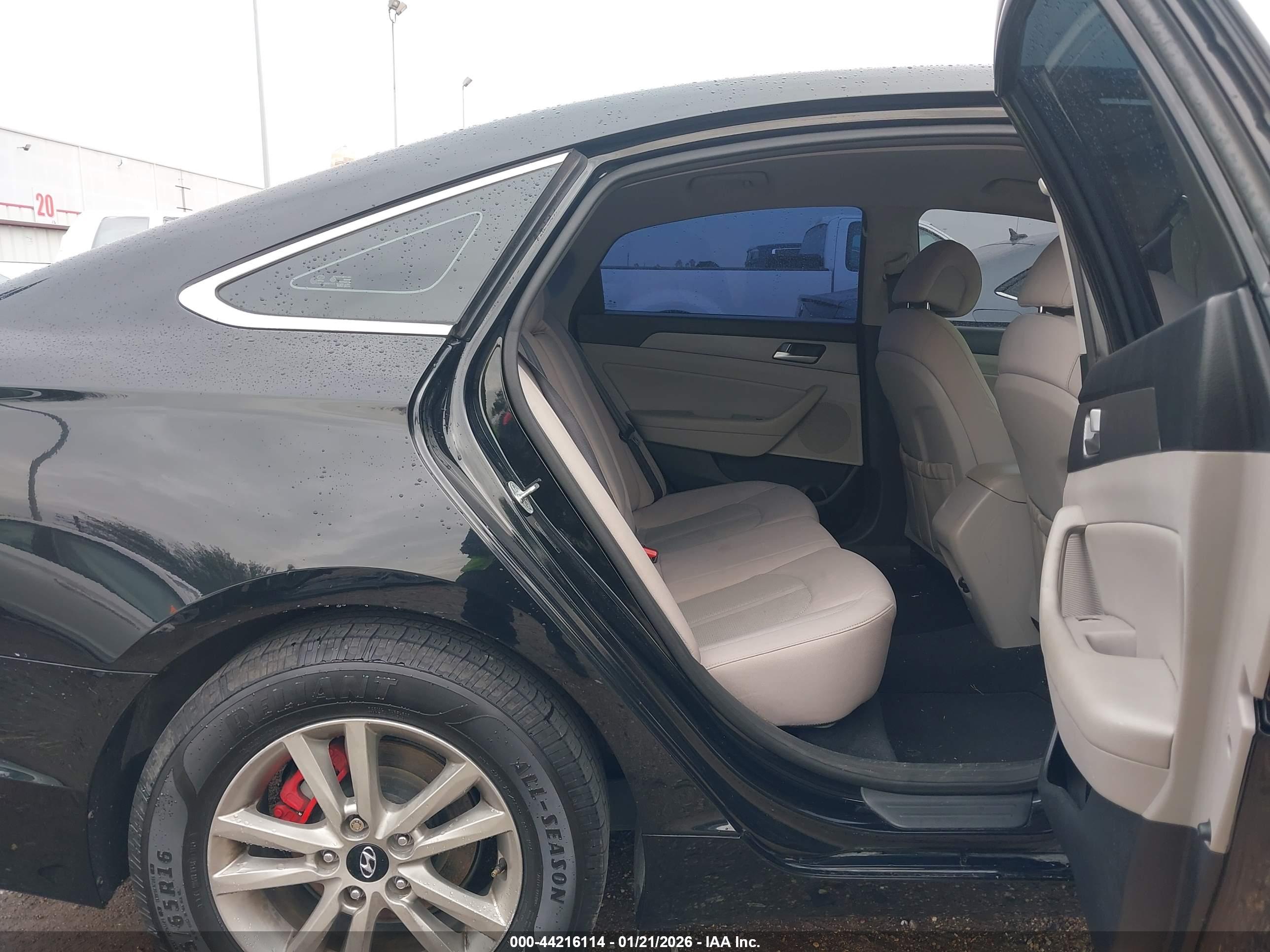 HYUNDAI SONATA image 8