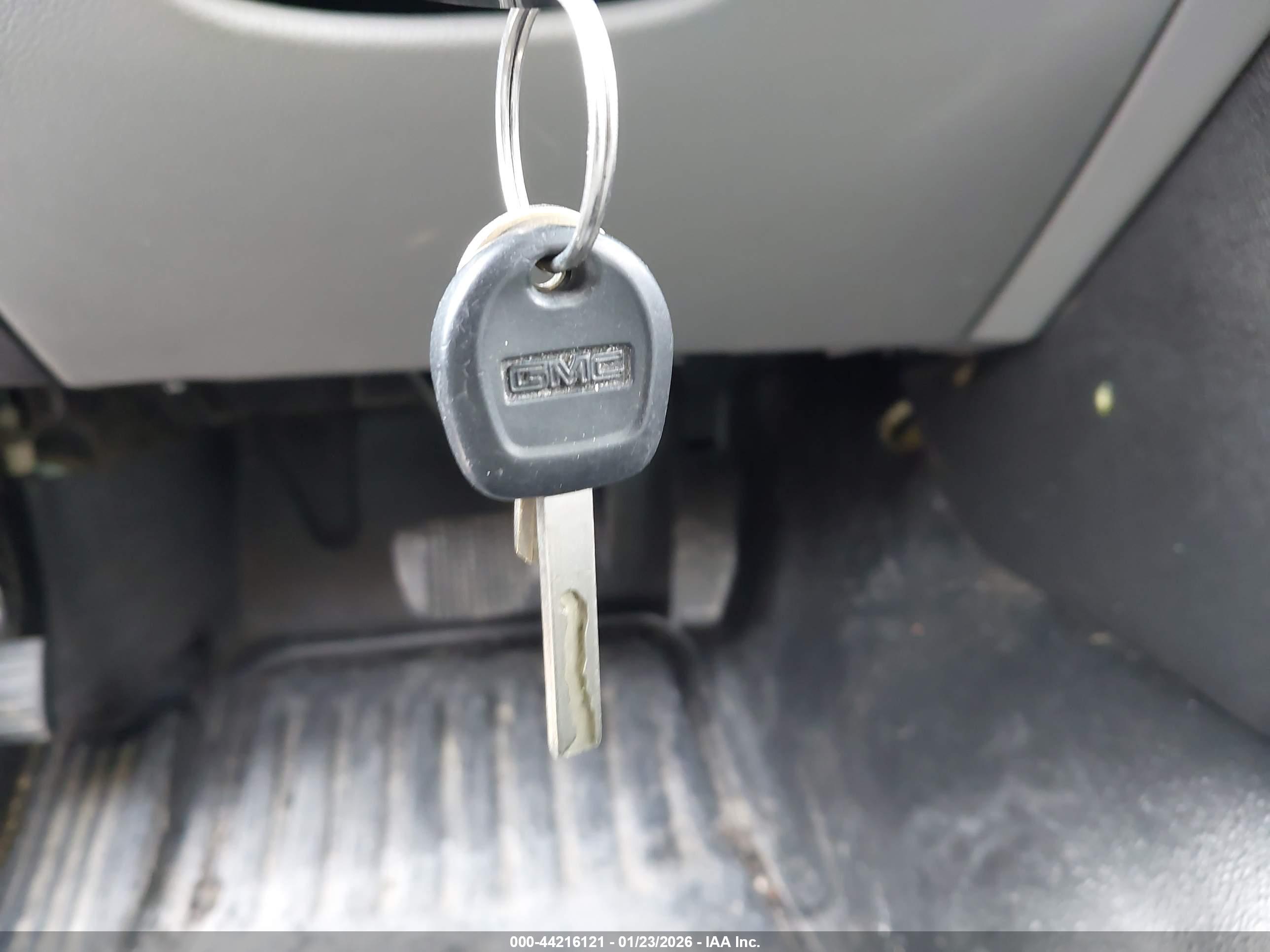 GMC CANYON image 11