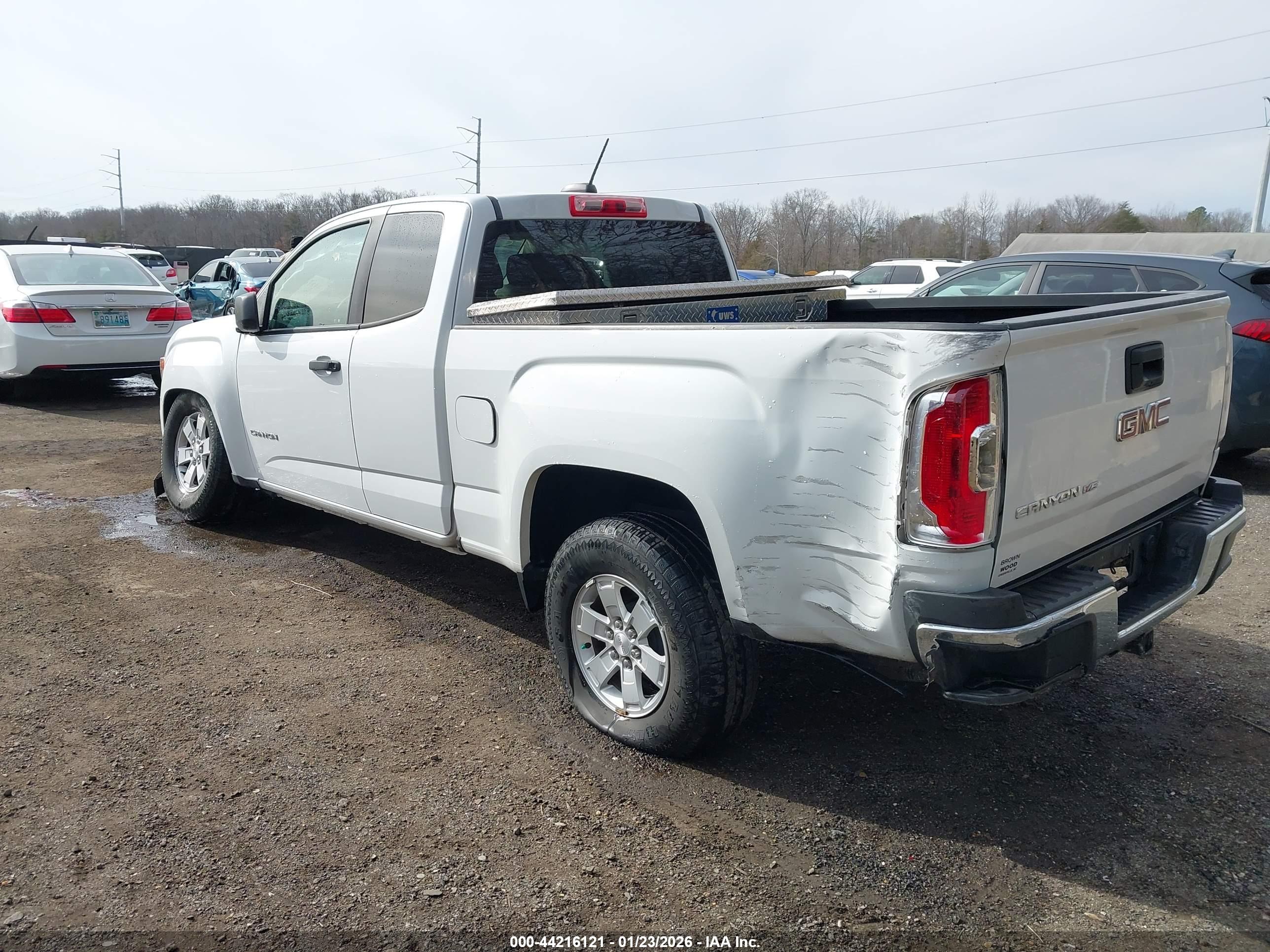 GMC CANYON image 3