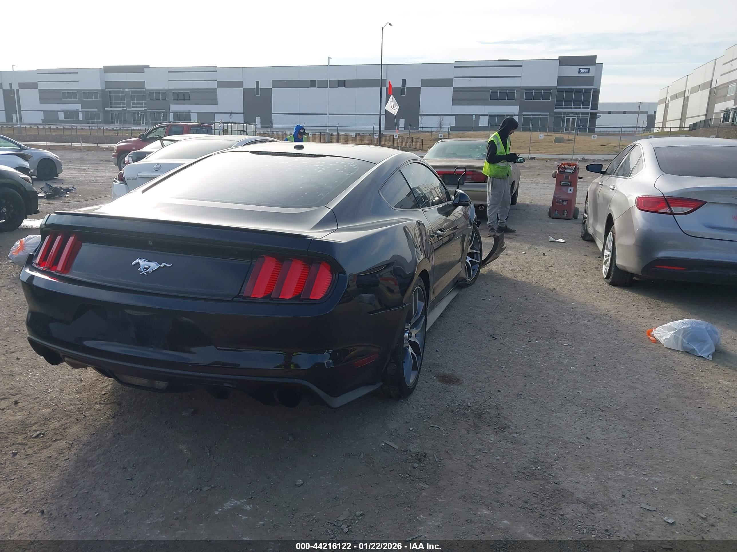 FORD MUSTANG image 4
