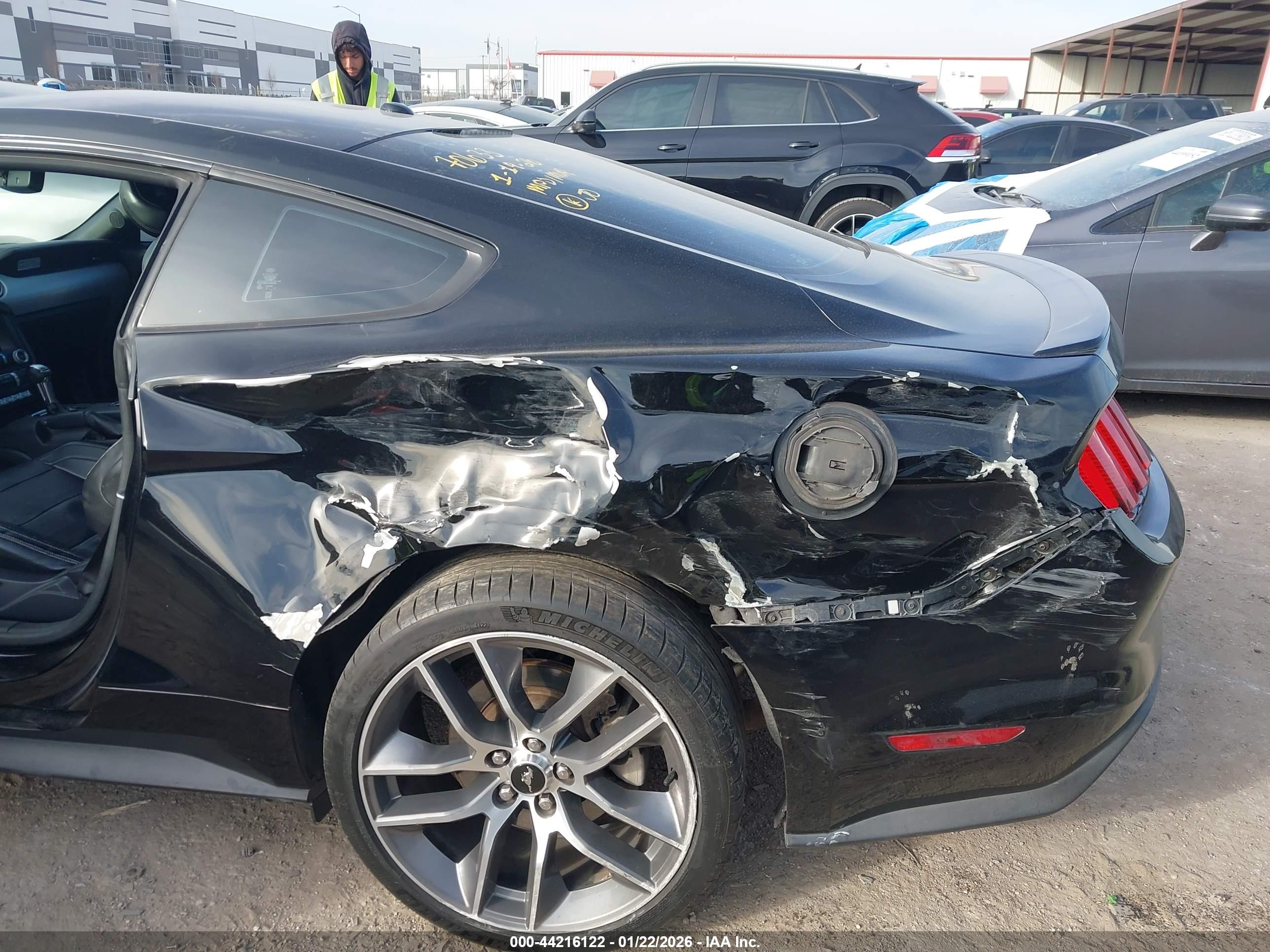 FORD MUSTANG image 6