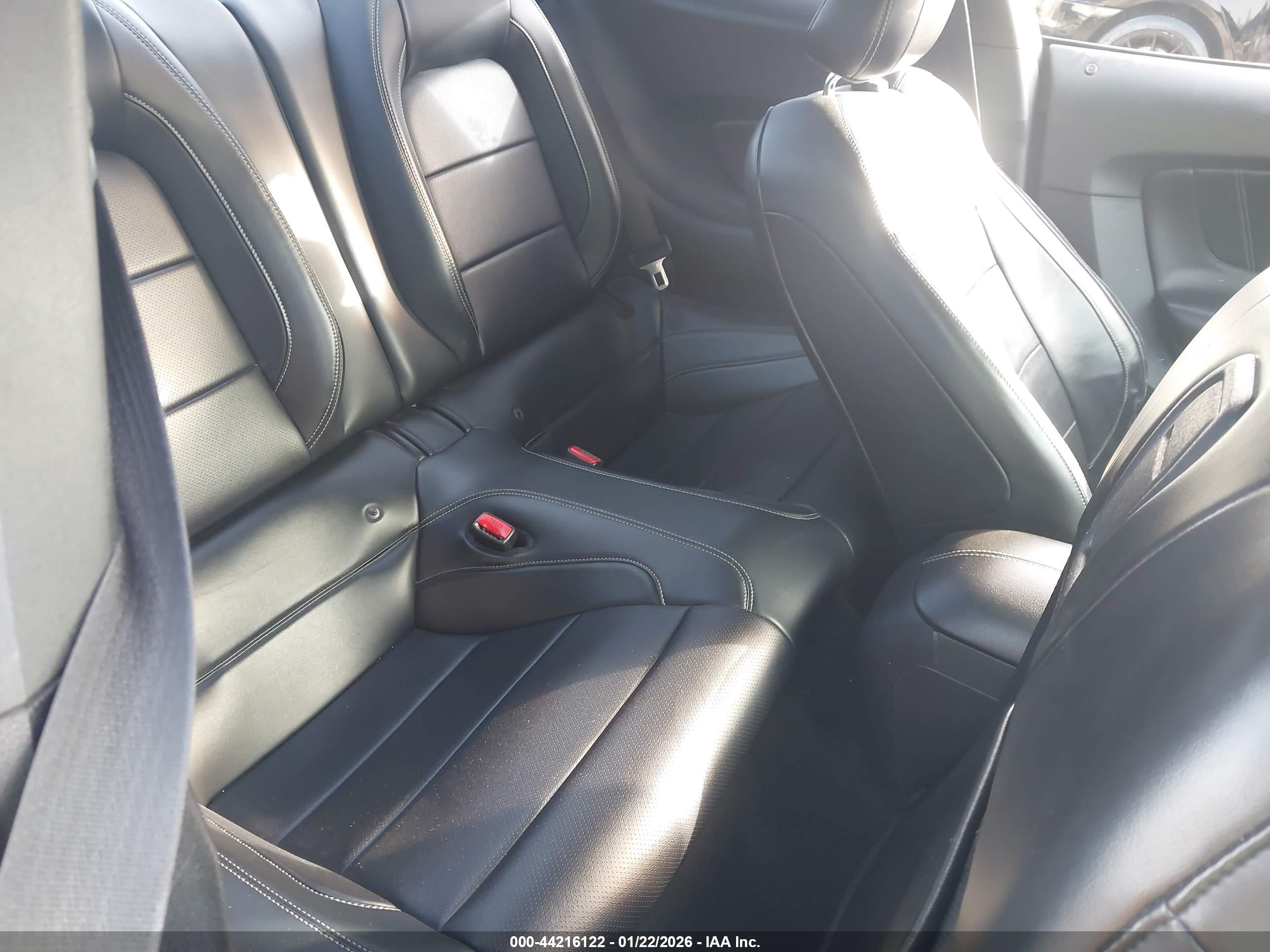 FORD MUSTANG image 8