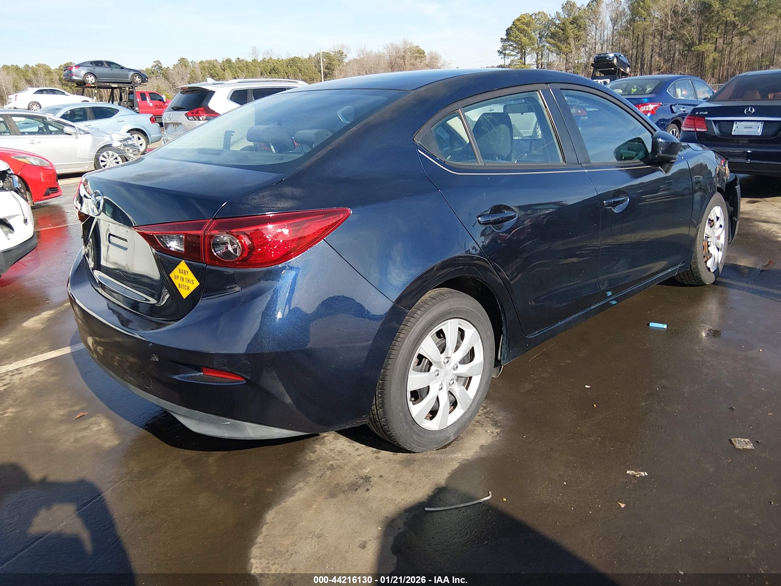 MAZDA MAZDA3 image 4