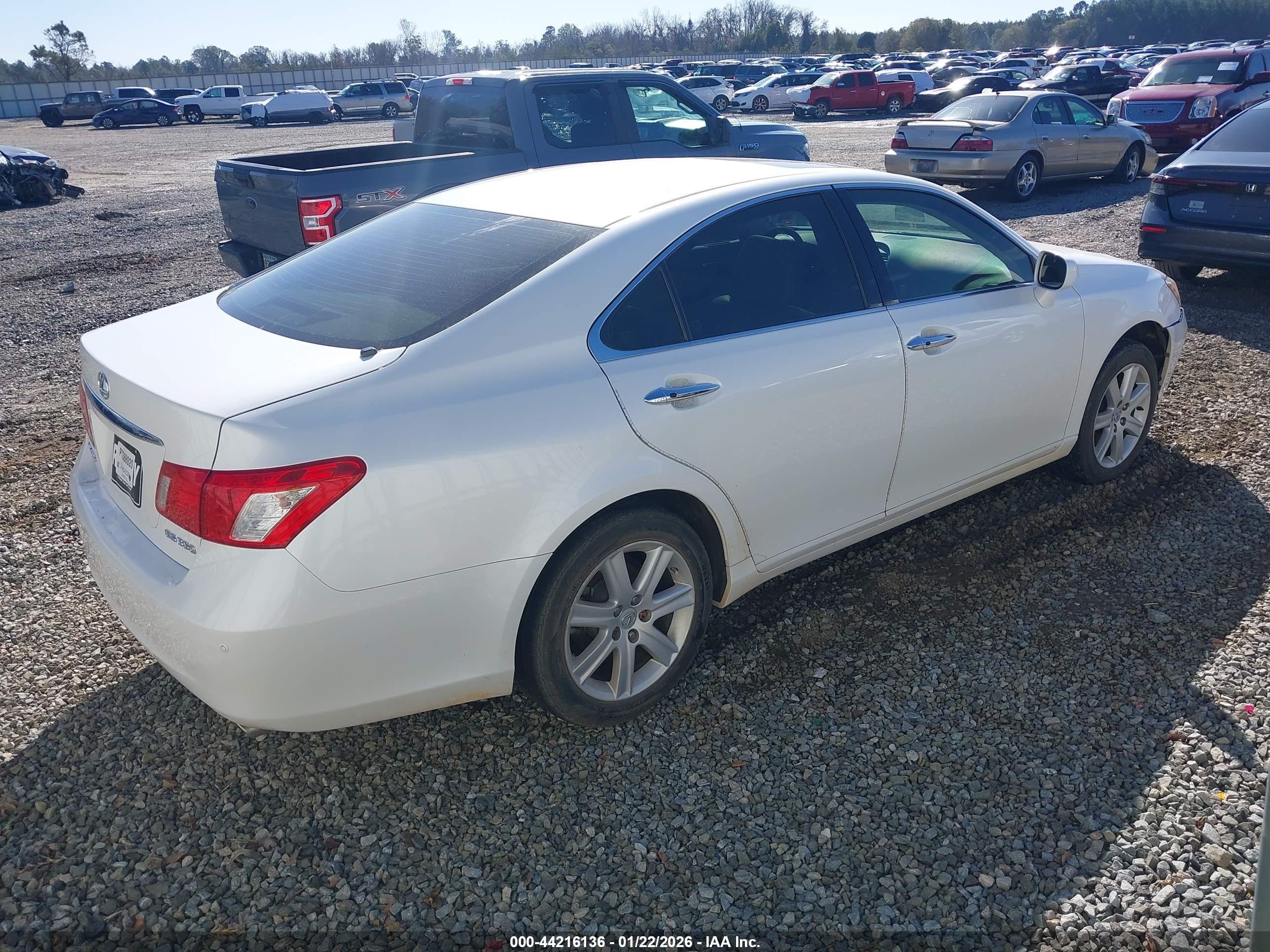 LEXUS ES image 4