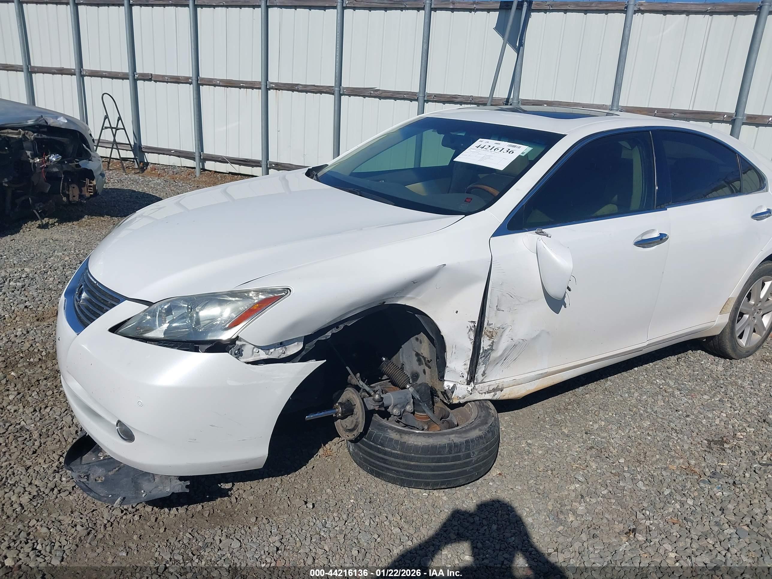 LEXUS ES image 6