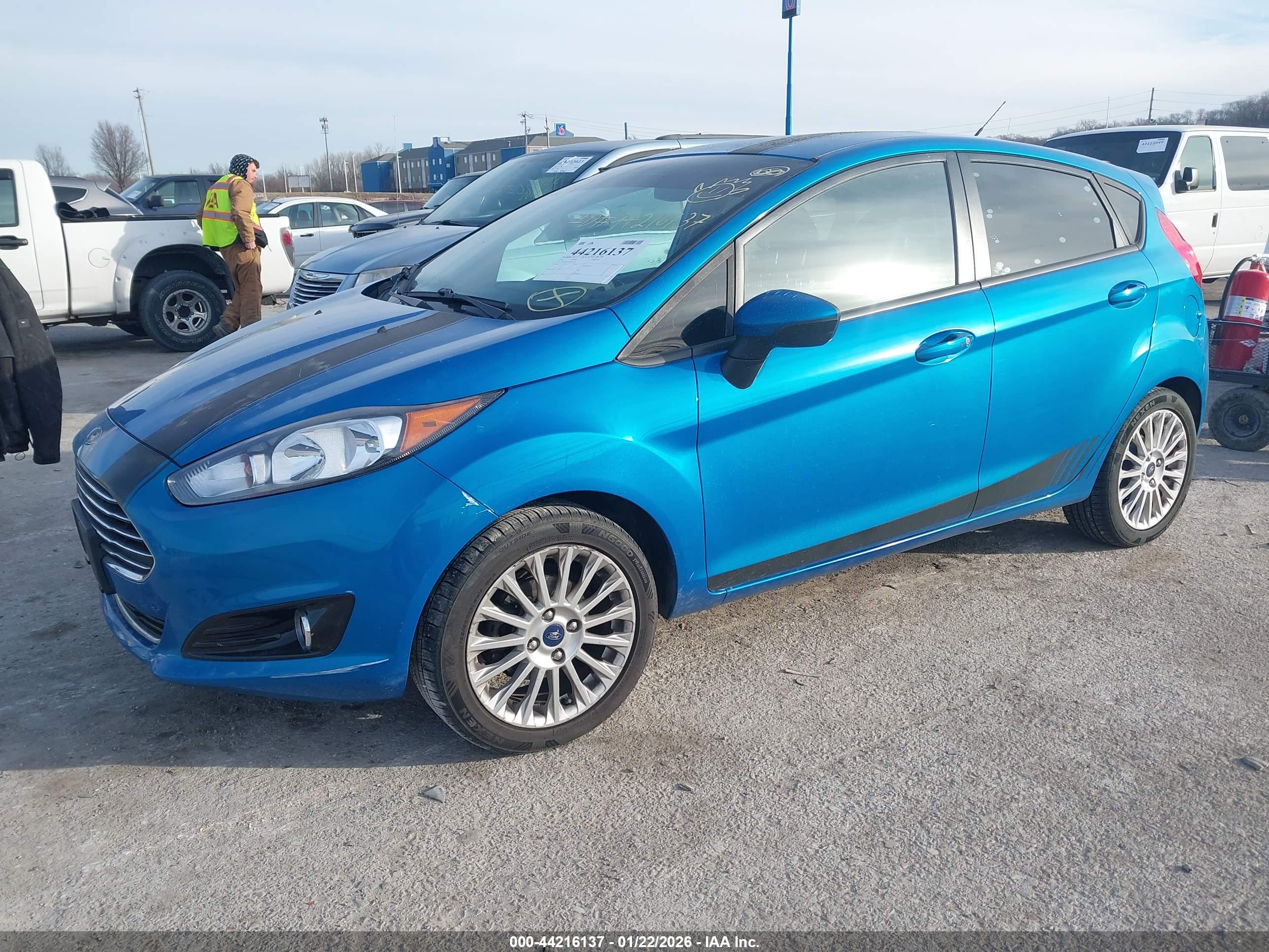 FORD FIESTA image 2