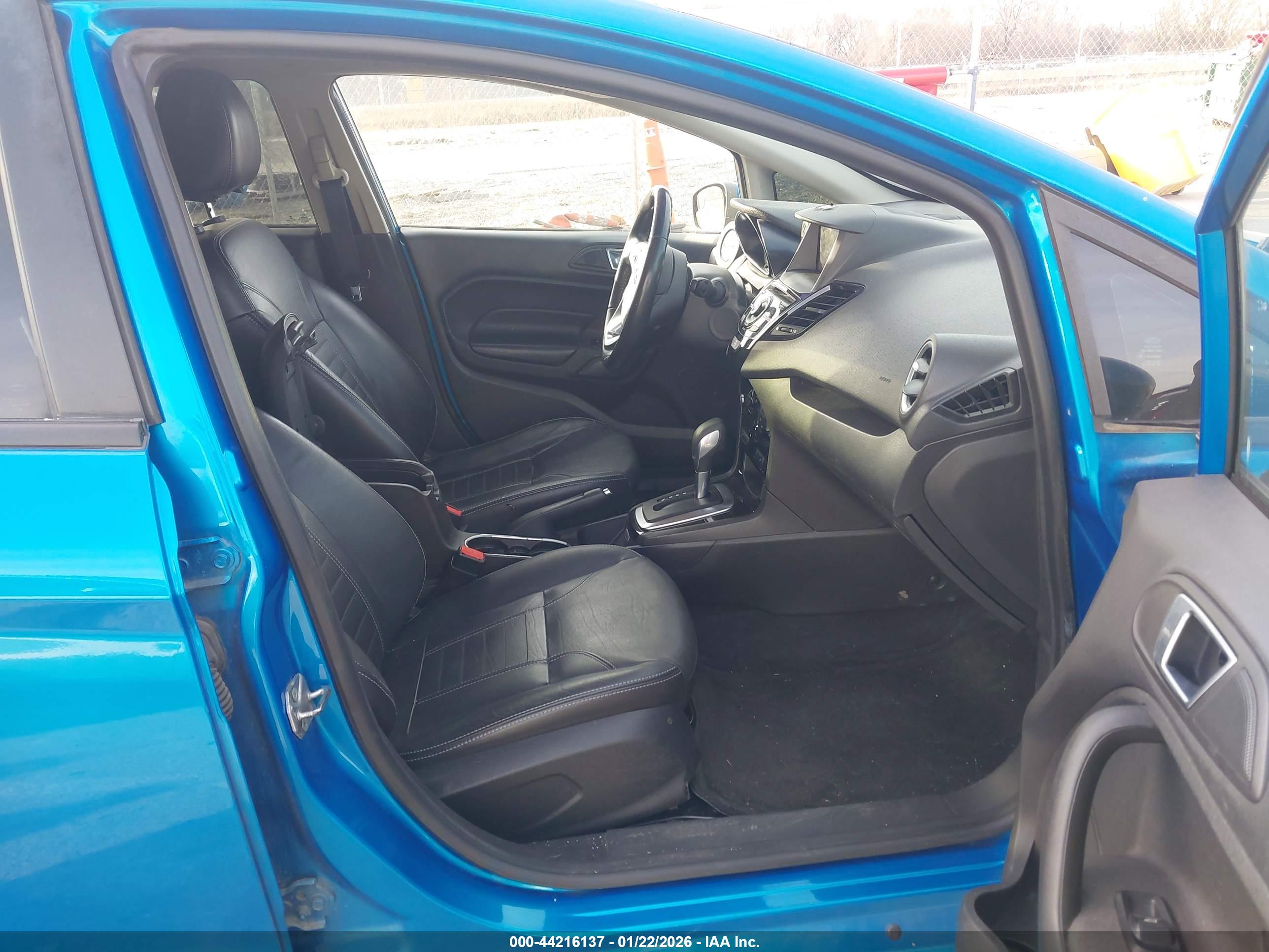 FORD FIESTA image 5