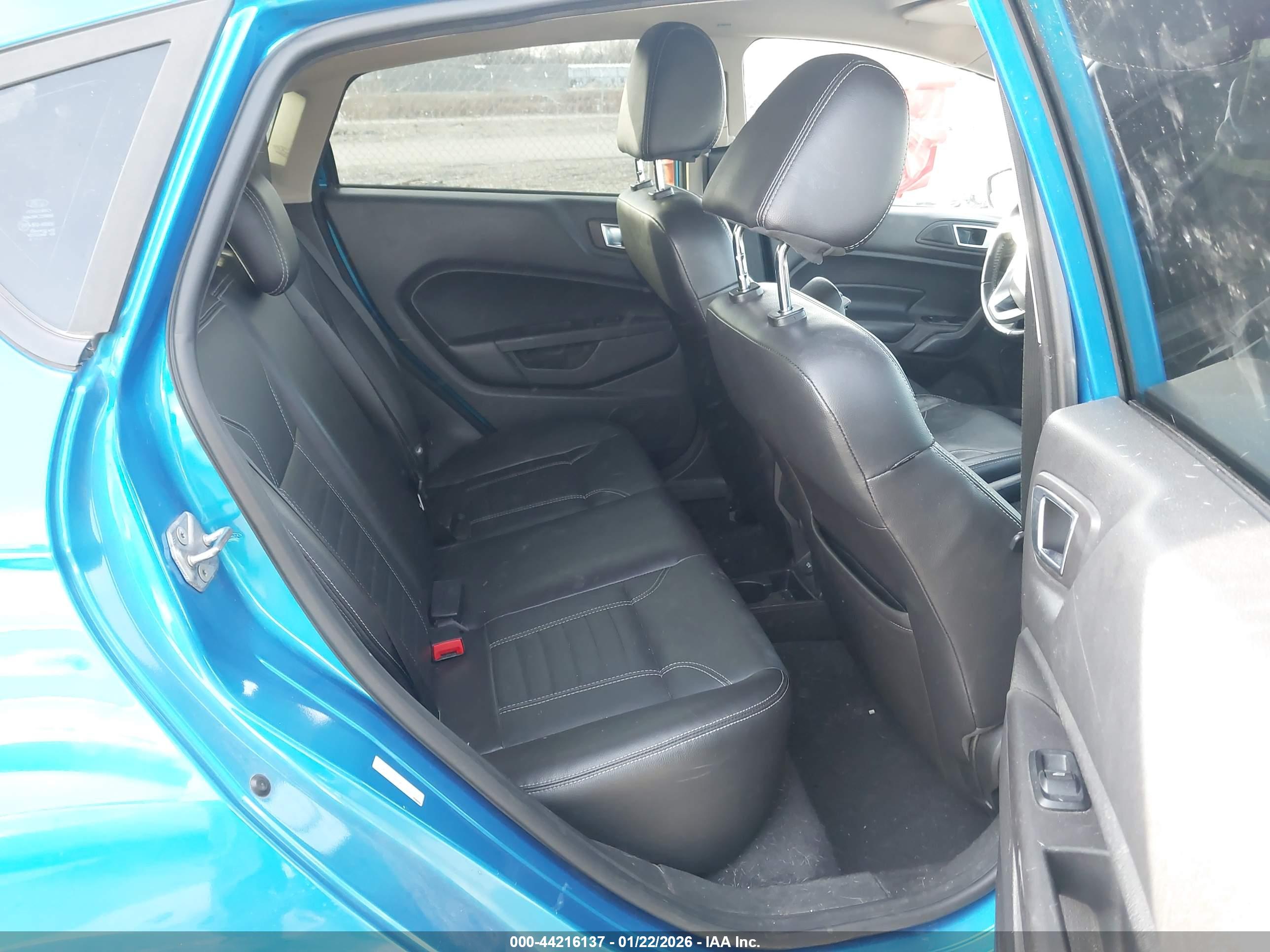 FORD FIESTA image 8