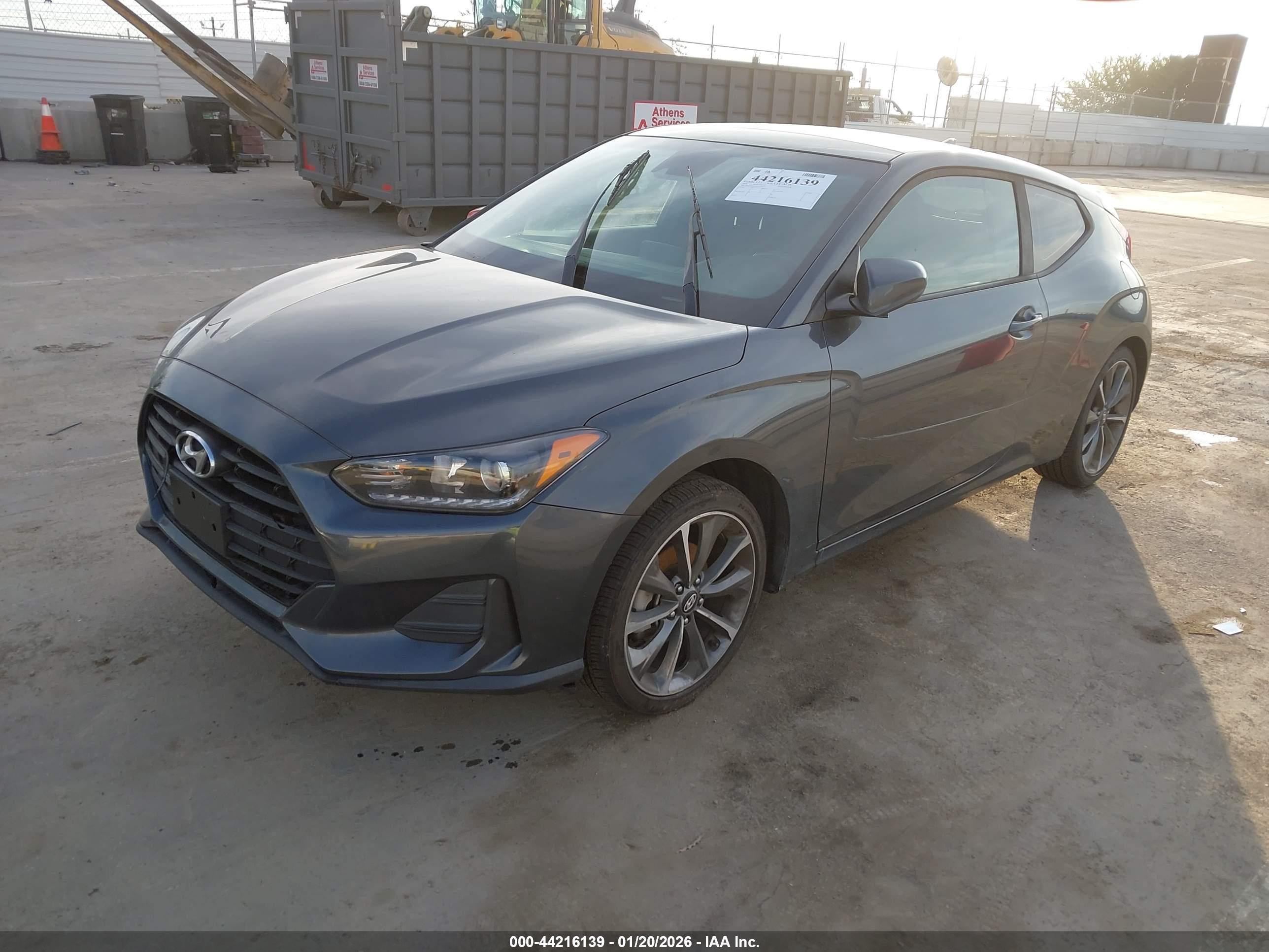 HYUNDAI VELOSTER image 2