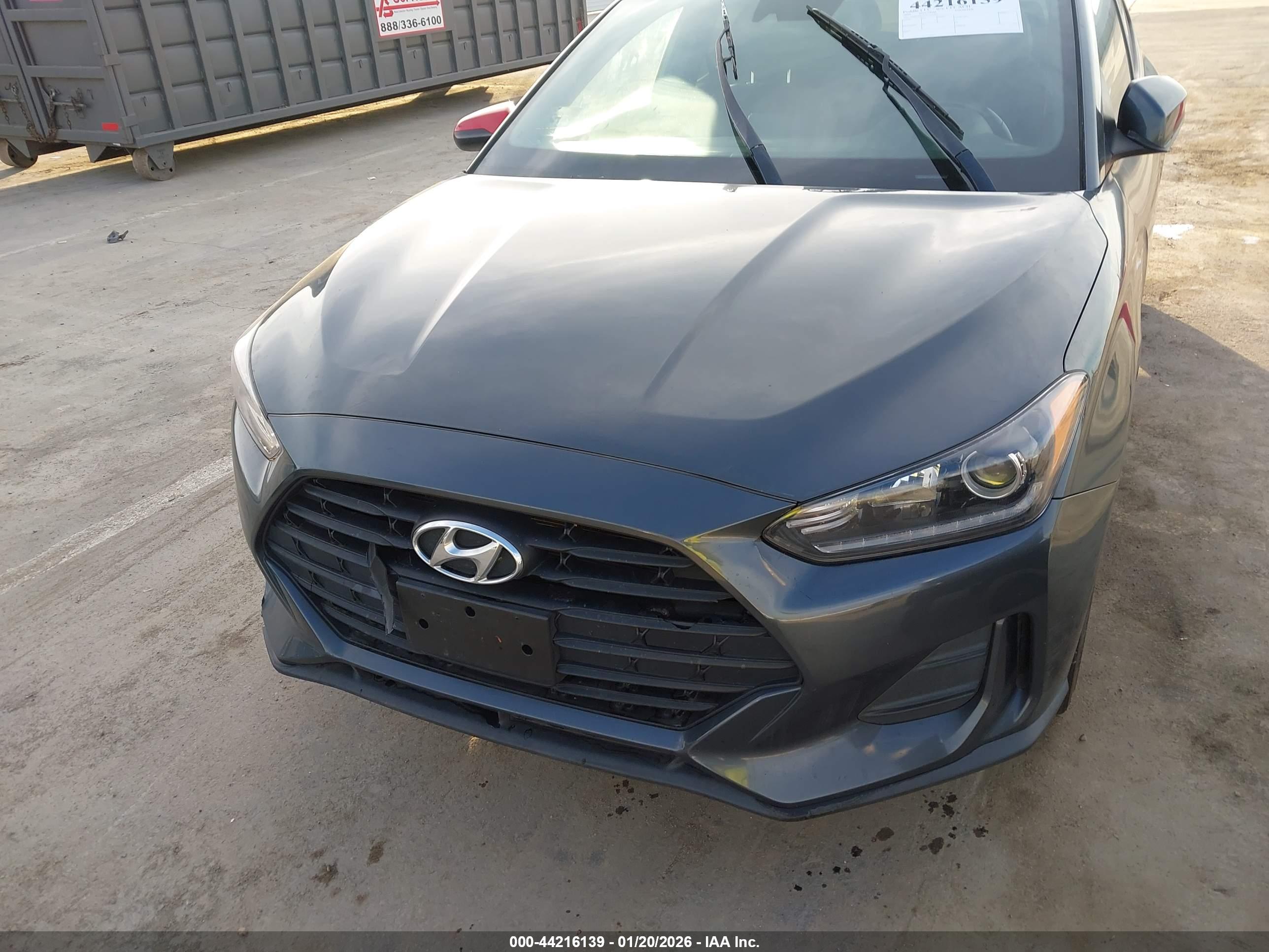 HYUNDAI VELOSTER image 6
