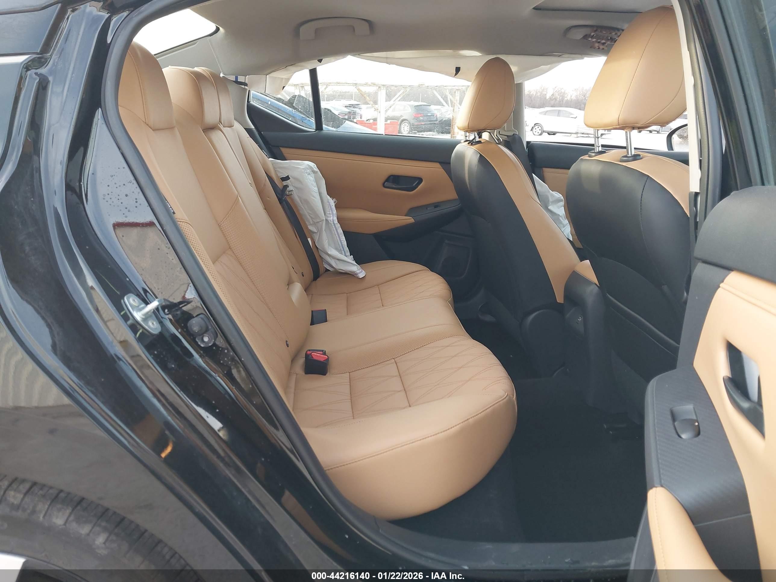 NISSAN SENTRA image 8