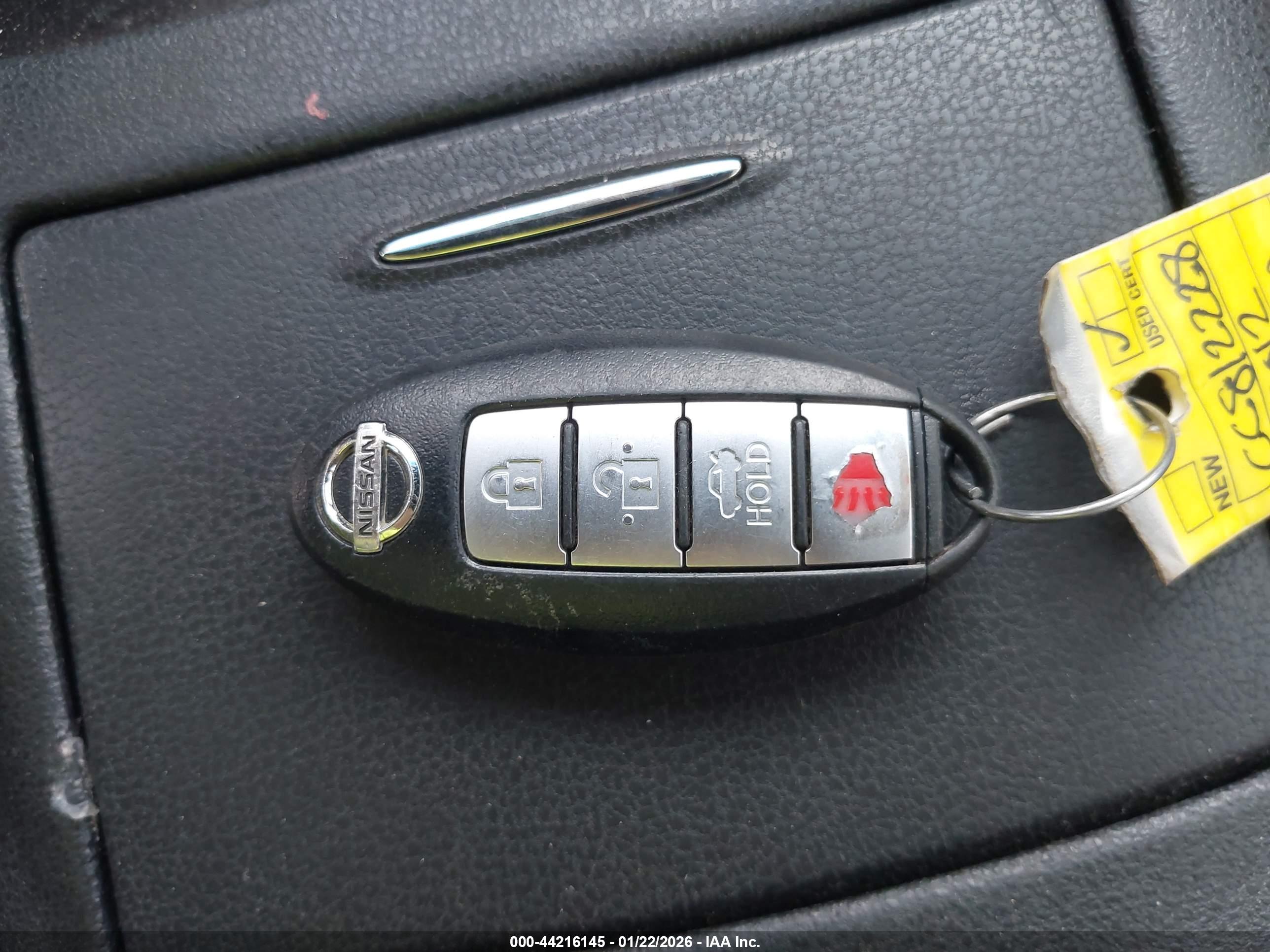 NISSAN MAXIMA image 11
