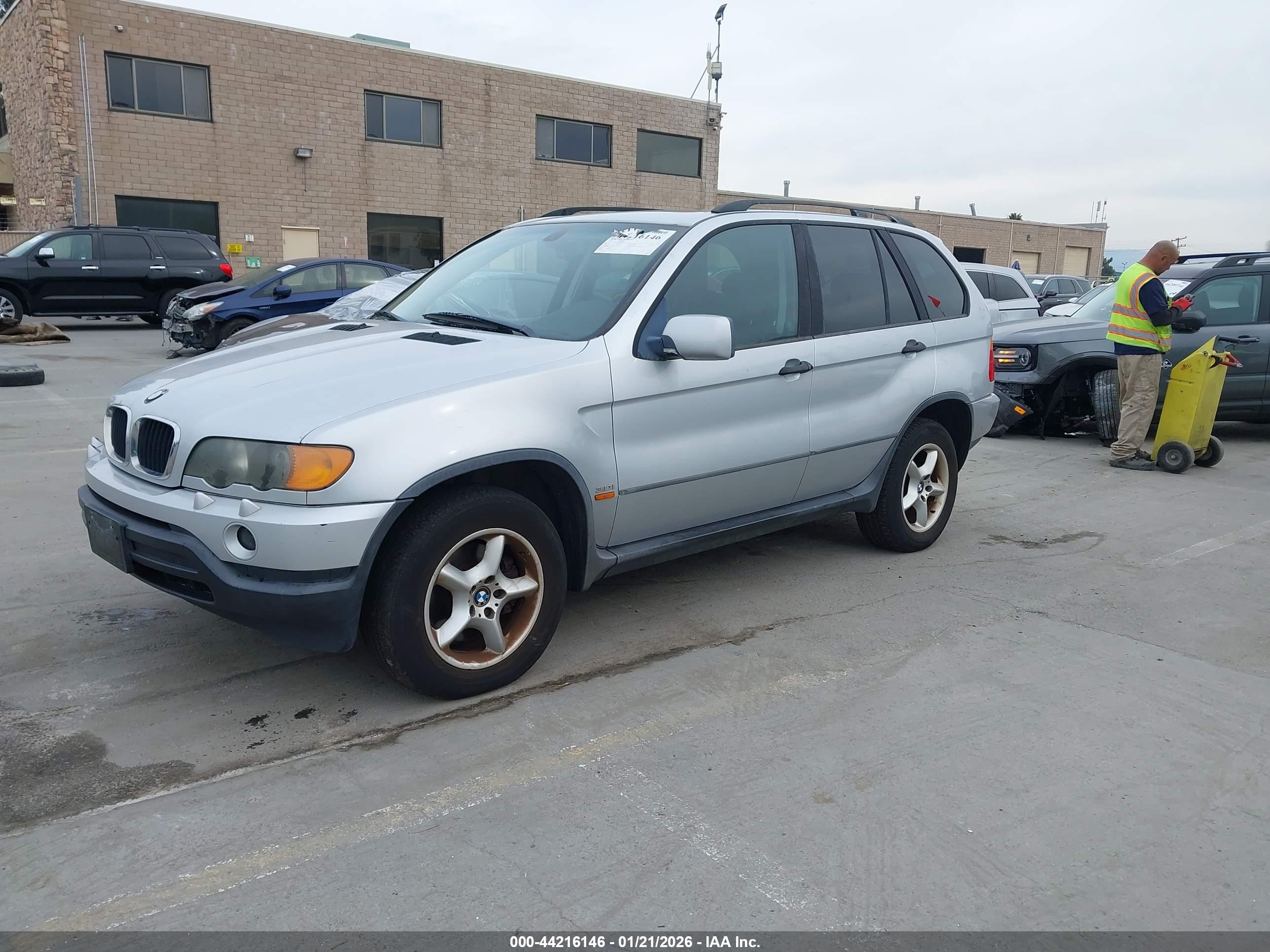 BMW X5 image 2