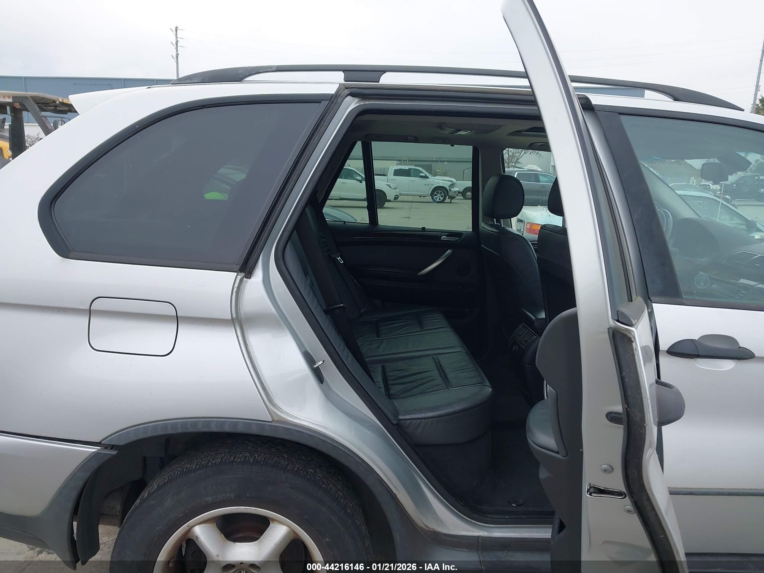 BMW X5 image 8
