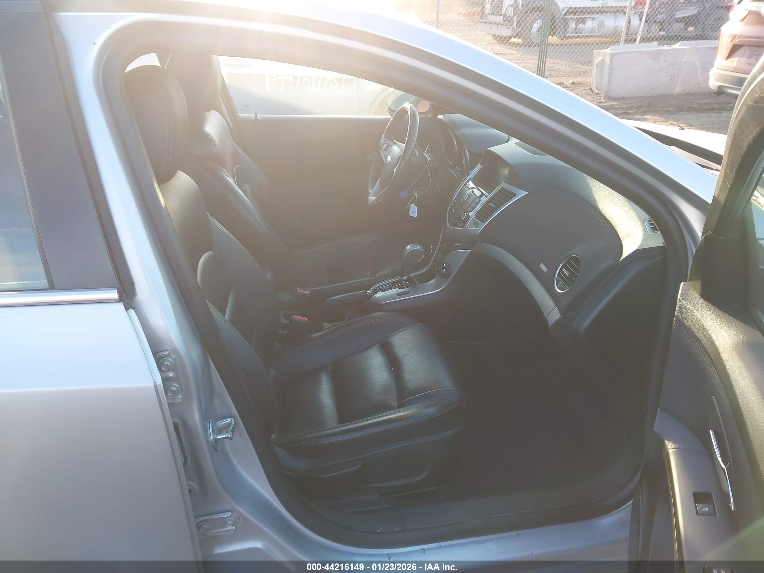 CHEVROLET CRUZE image 5