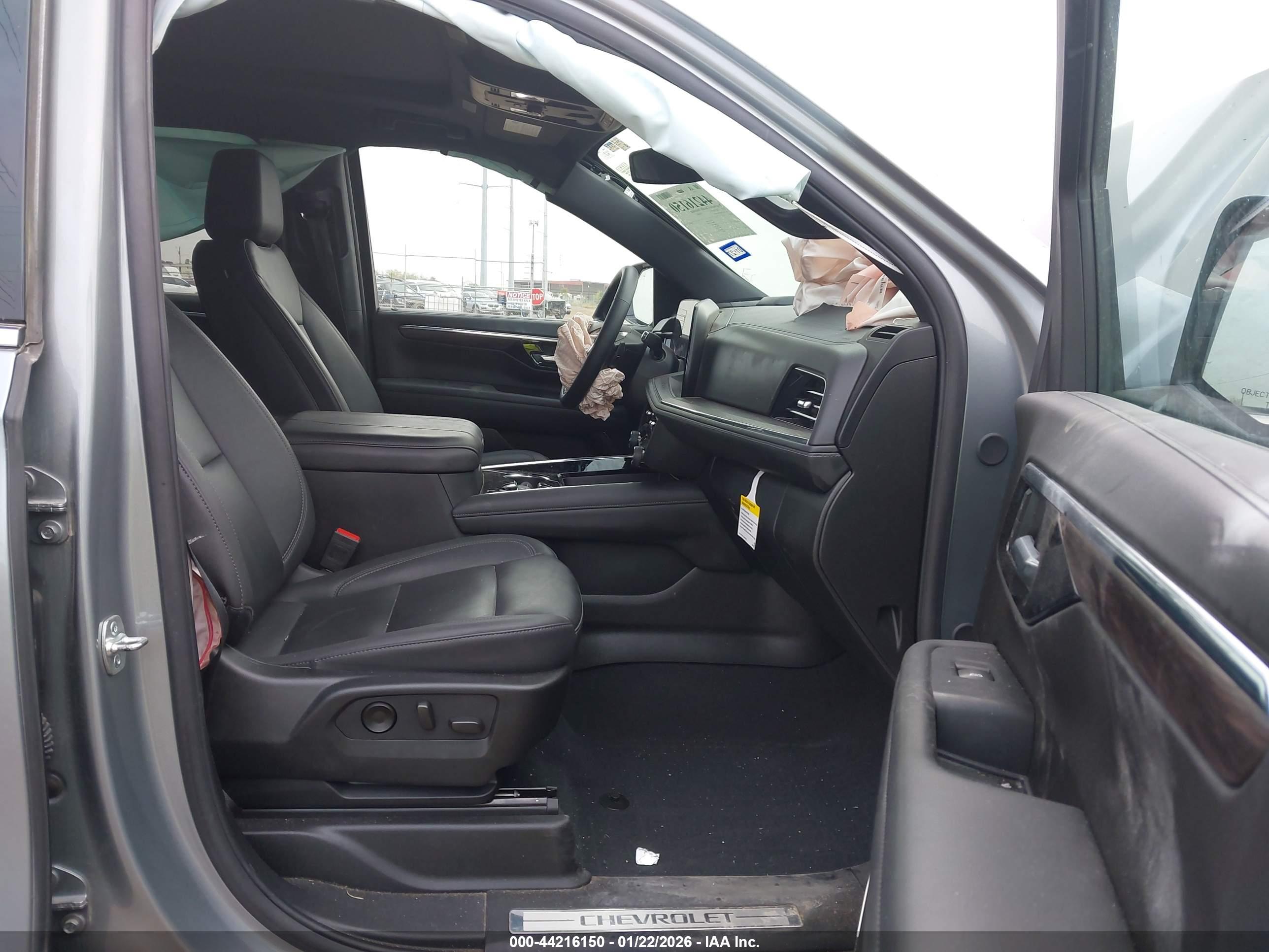 CHEVROLET TAHOE image 5