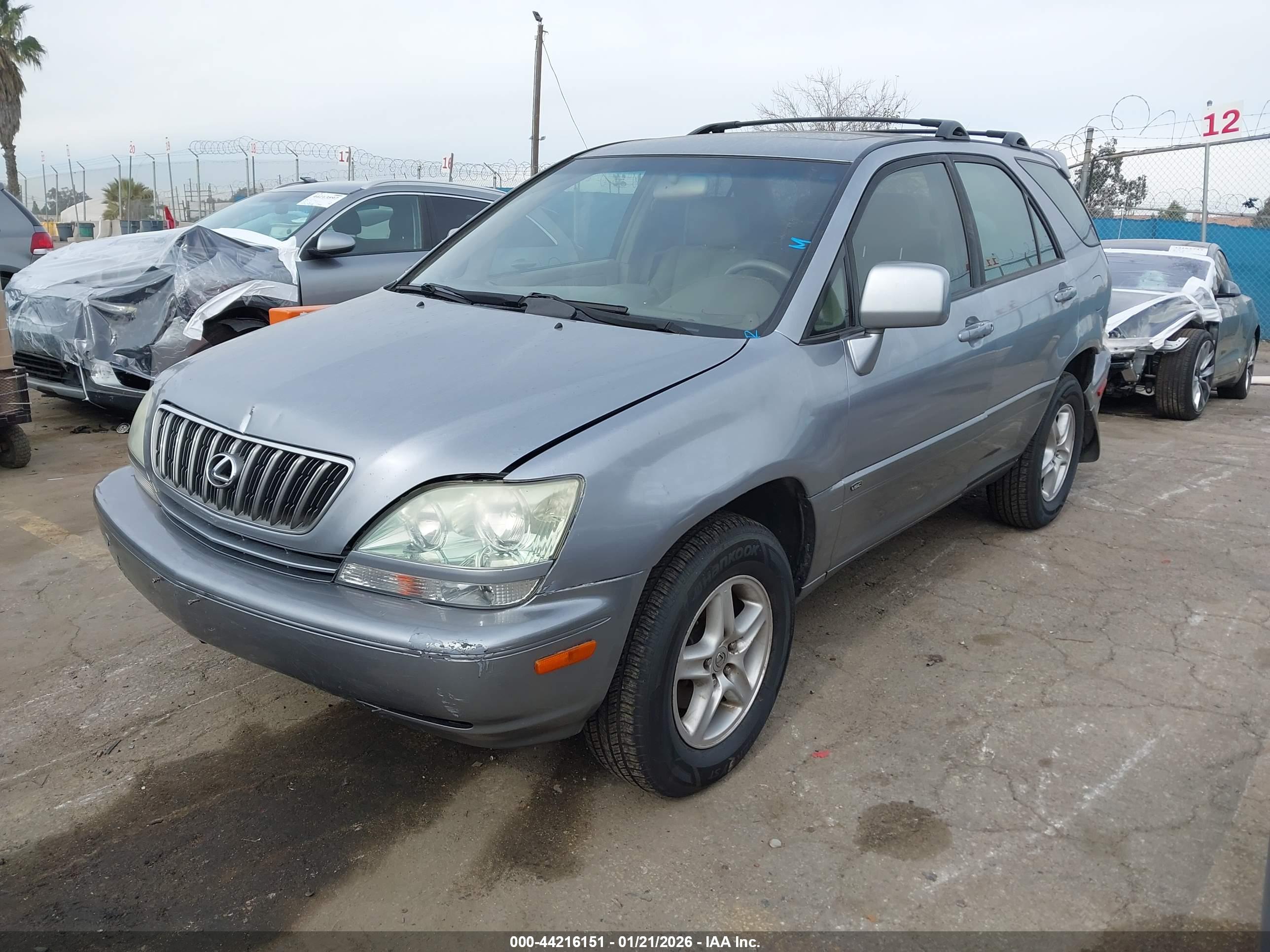 LEXUS RX image 2