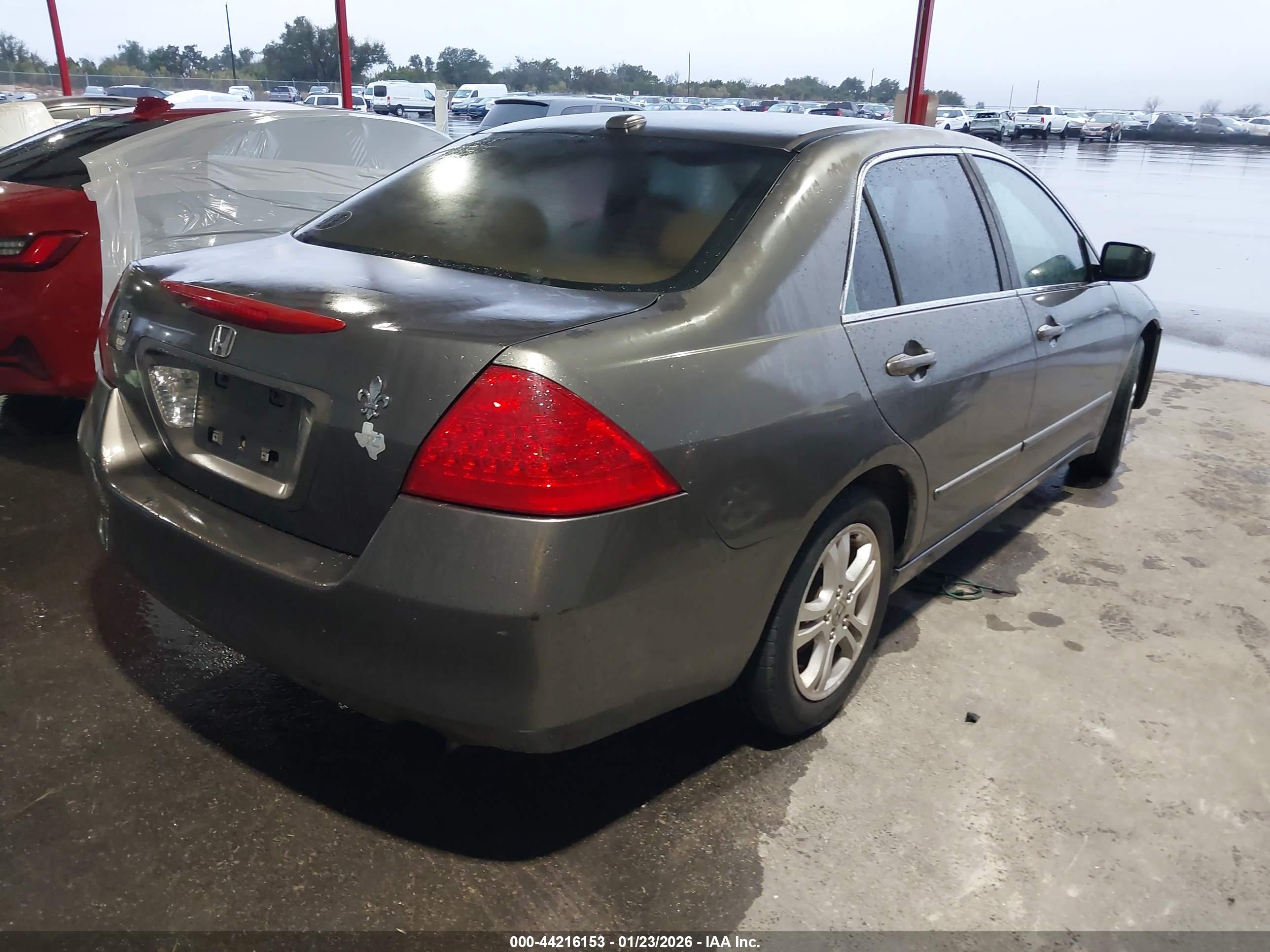 HONDA ACCORD image 4