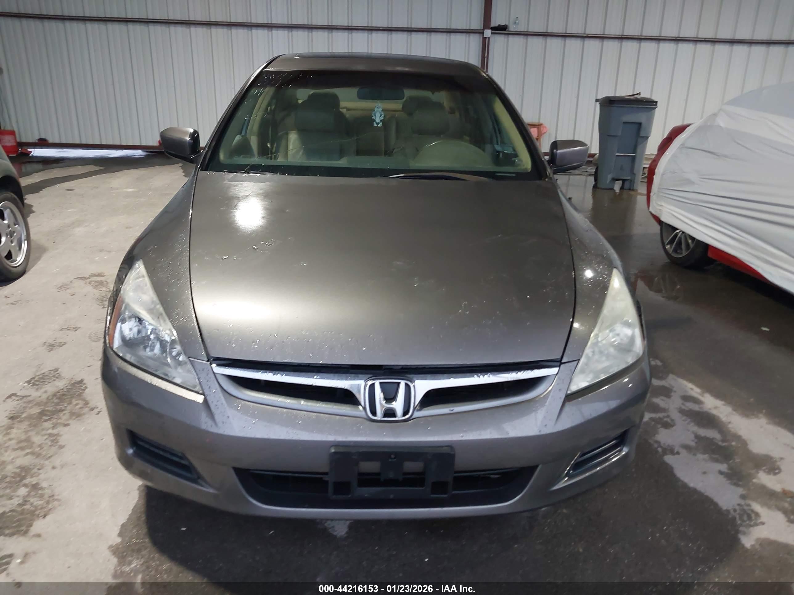 HONDA ACCORD image 6