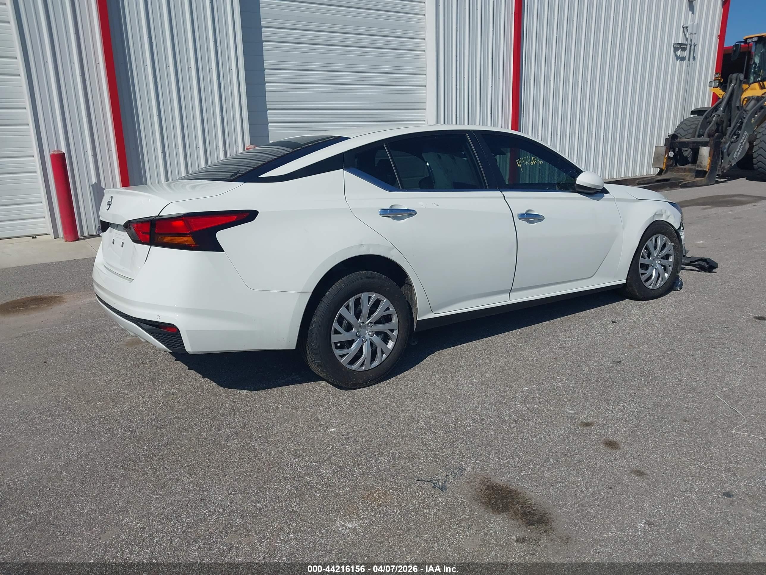 NISSAN ALTIMA image 4