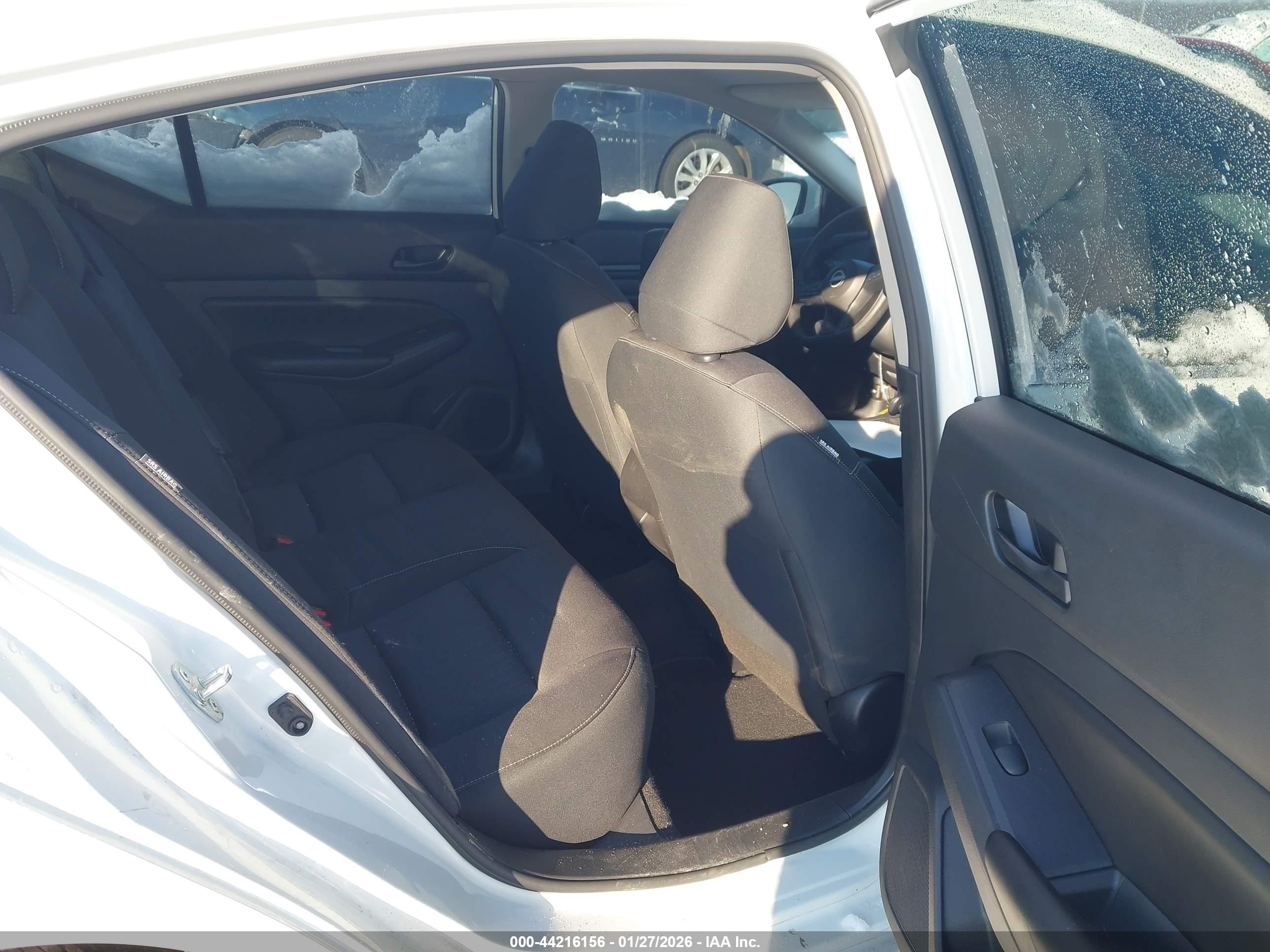 NISSAN ALTIMA image 8