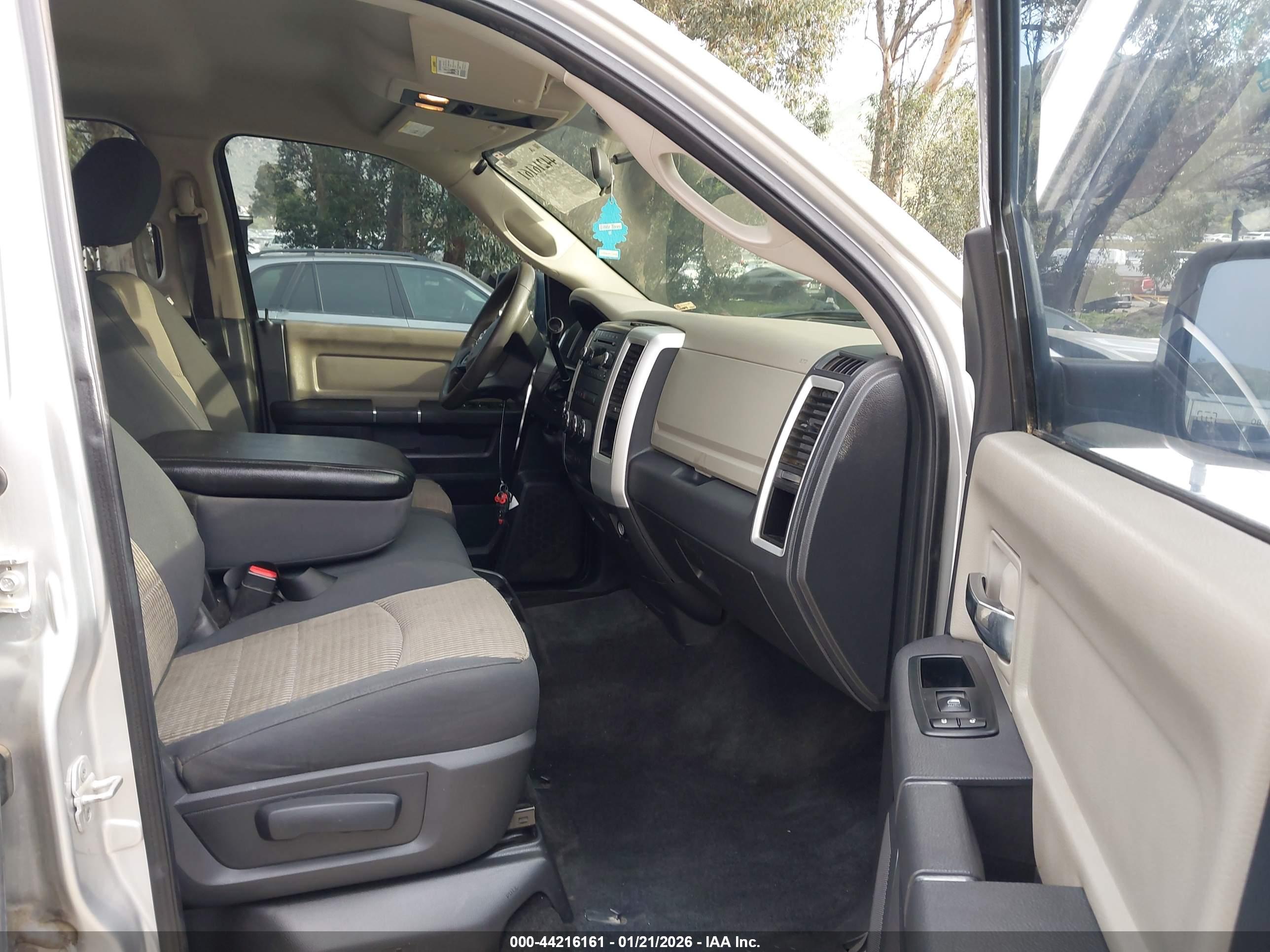 RAM 2500 image 5