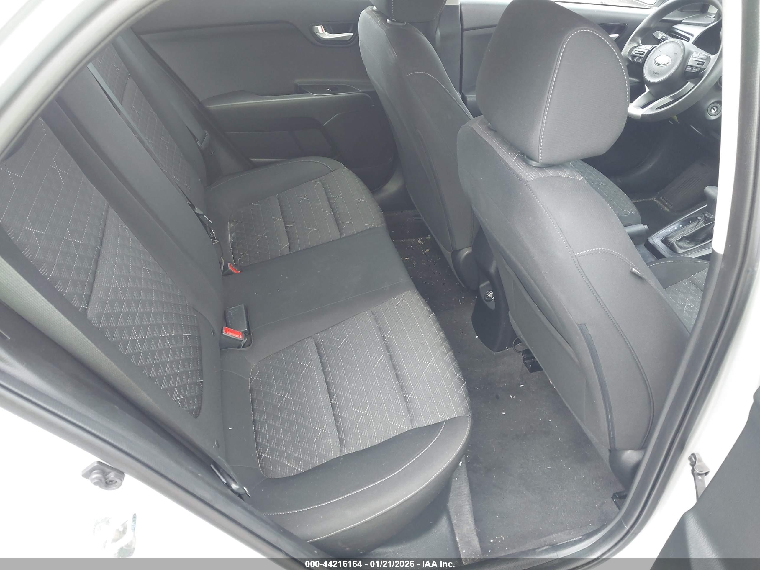 KIA RIO image 8