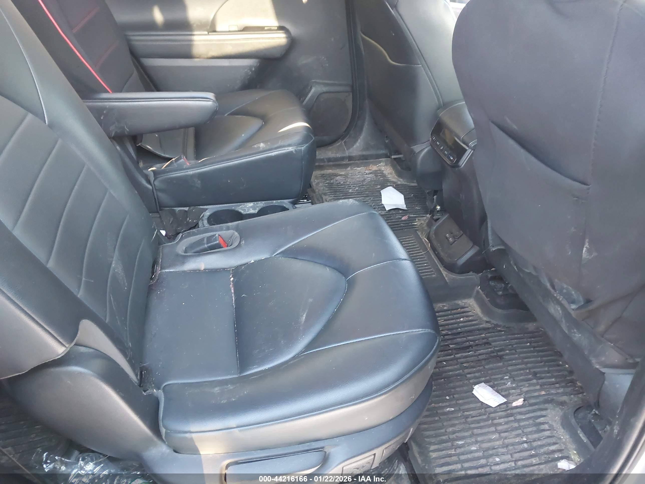 TOYOTA HIGHLANDER image 8