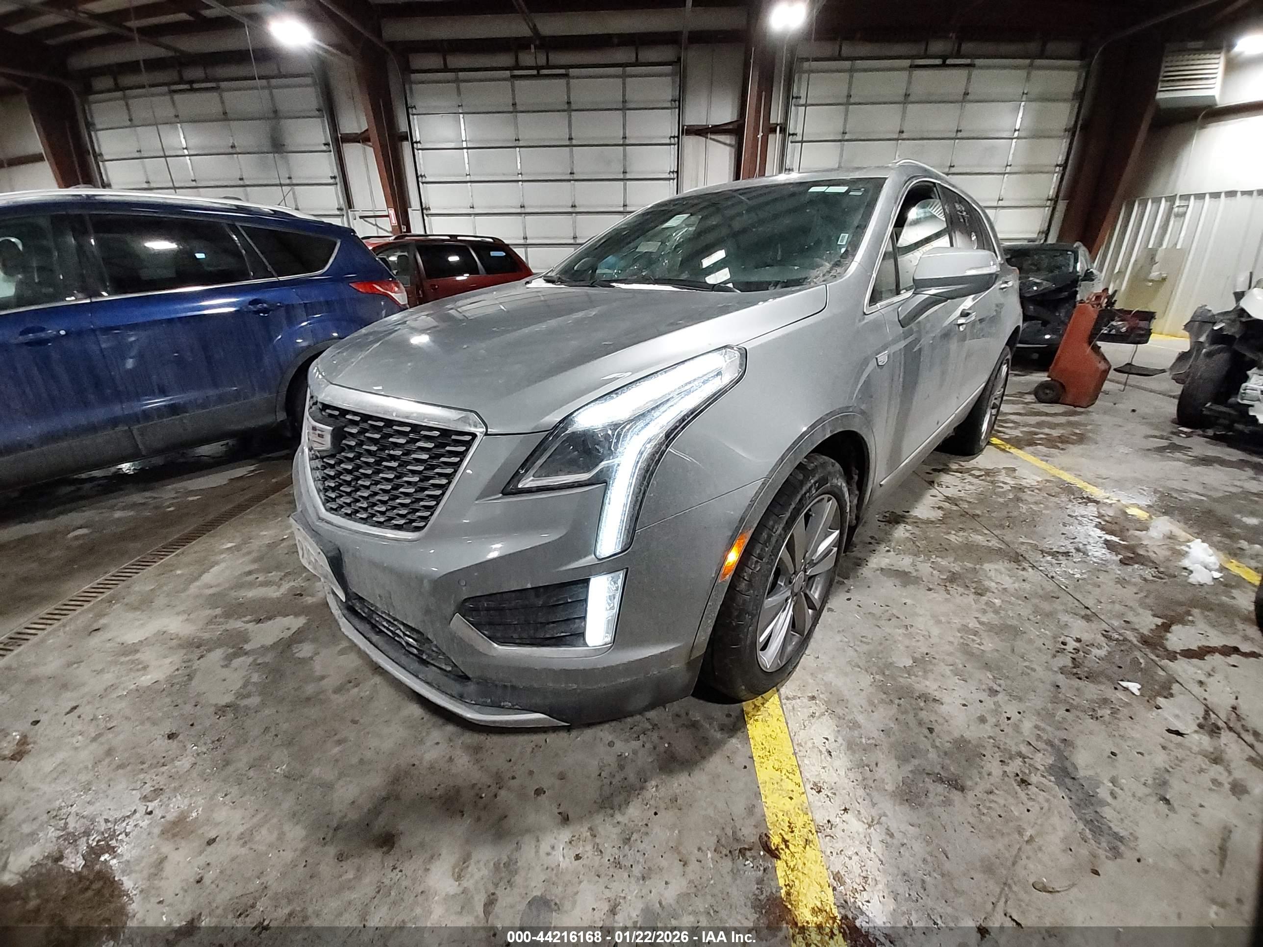 CADILLAC XT5 image 2