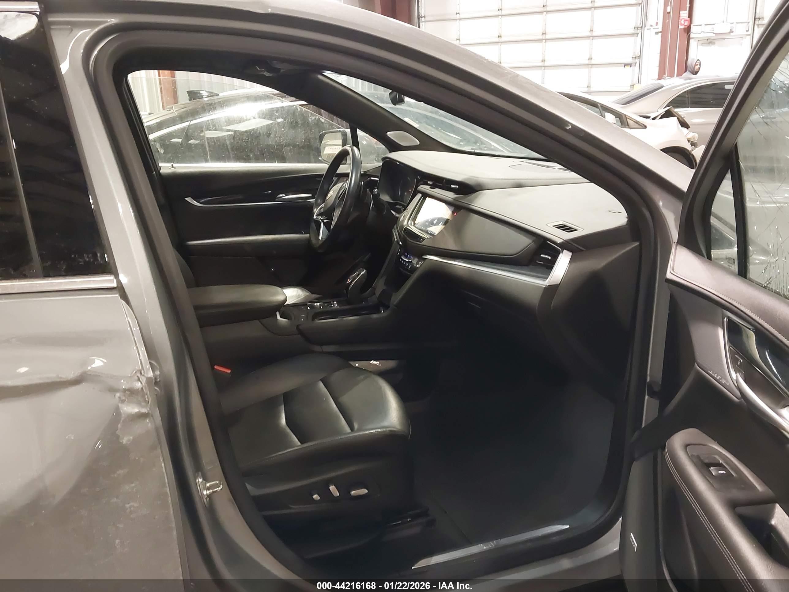 CADILLAC XT5 image 5