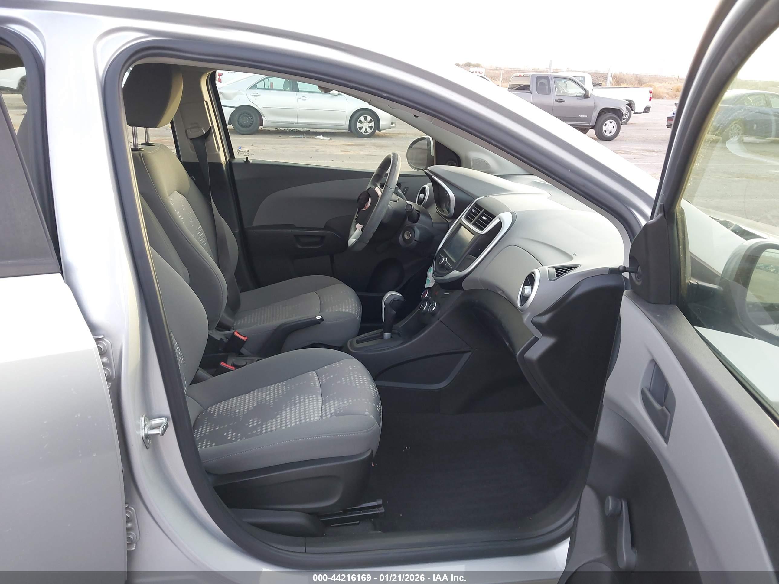 CHEVROLET SONIC image 5