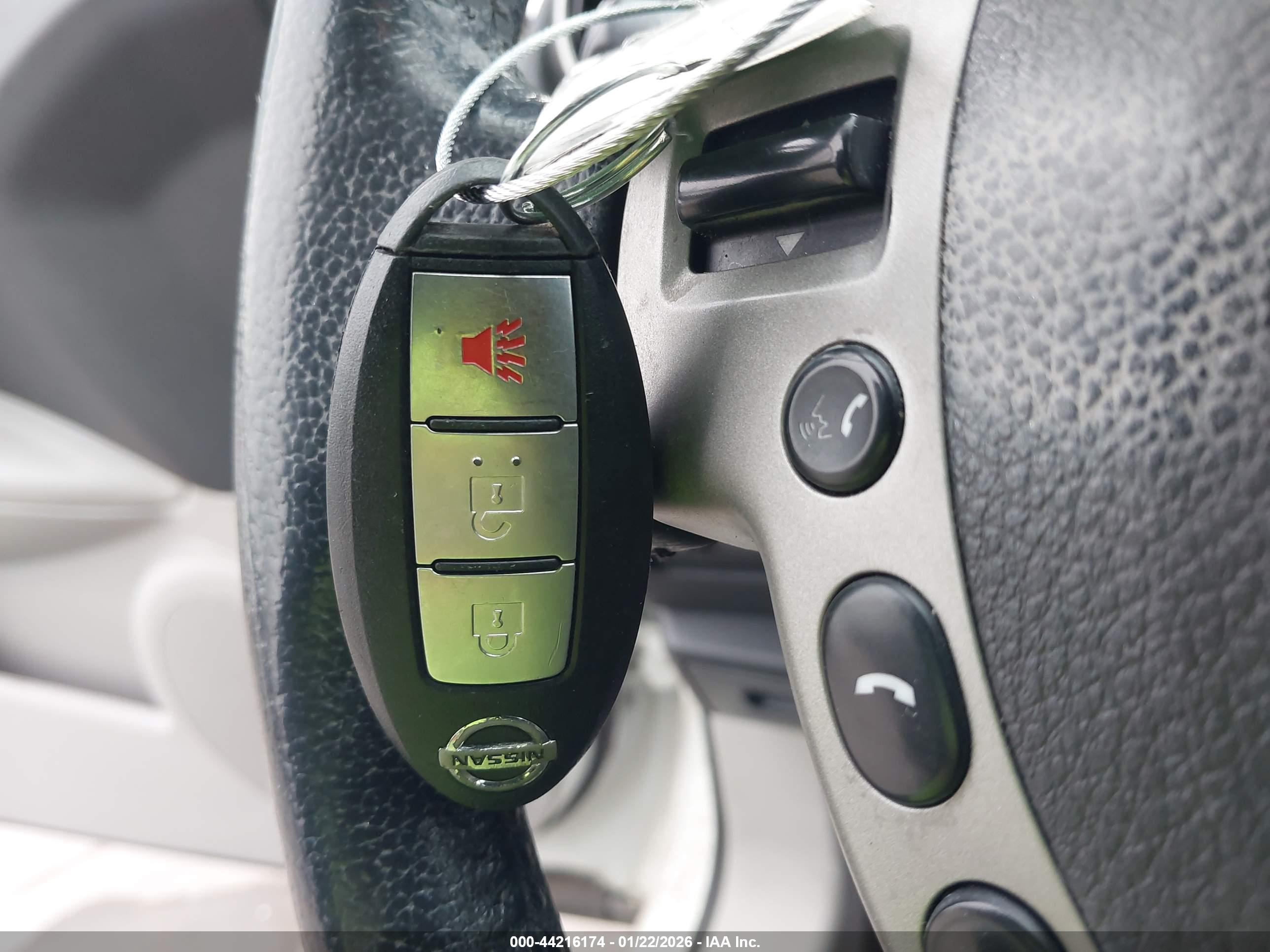 NISSAN ROGUE image 11