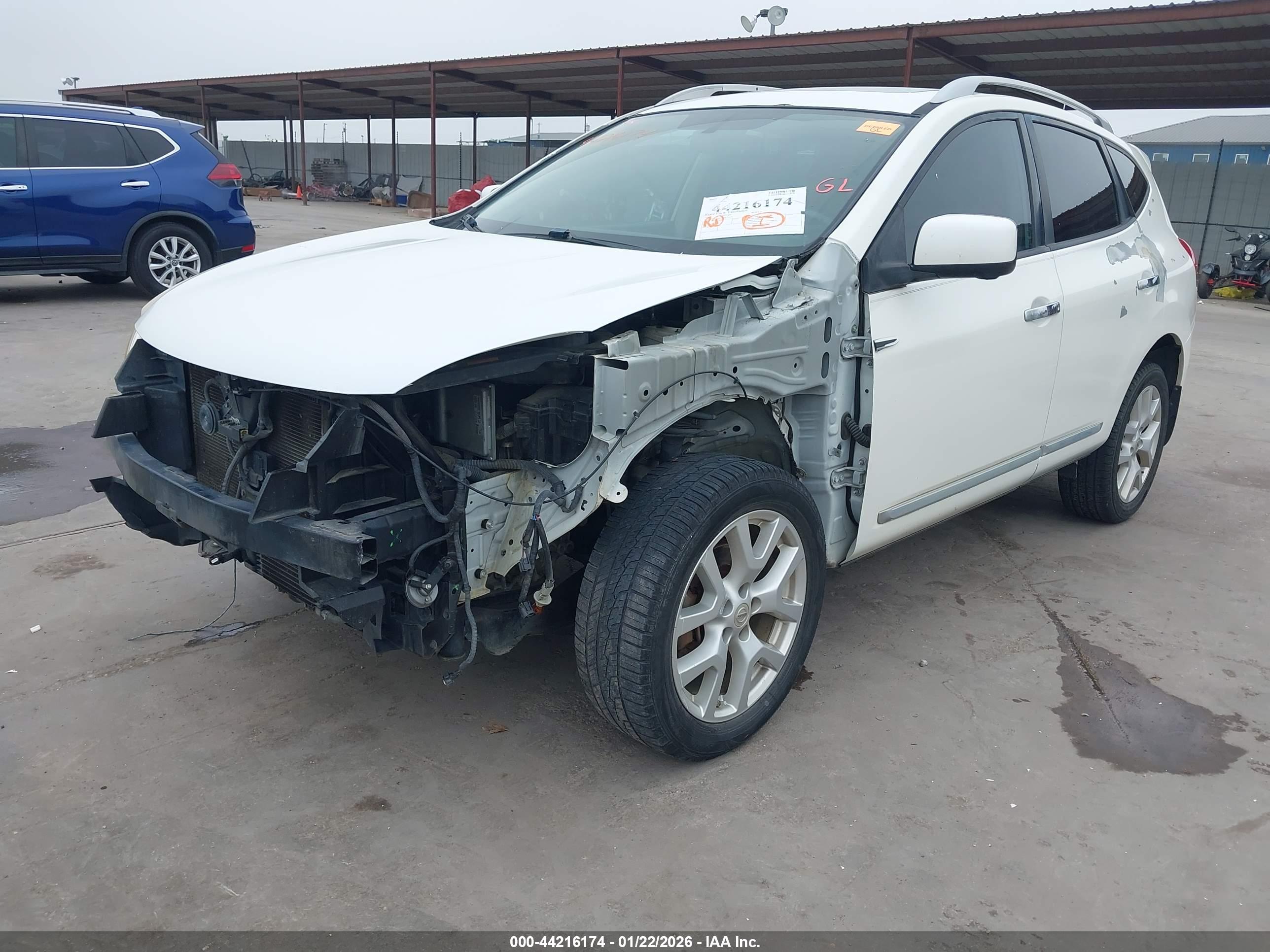 NISSAN ROGUE image 2