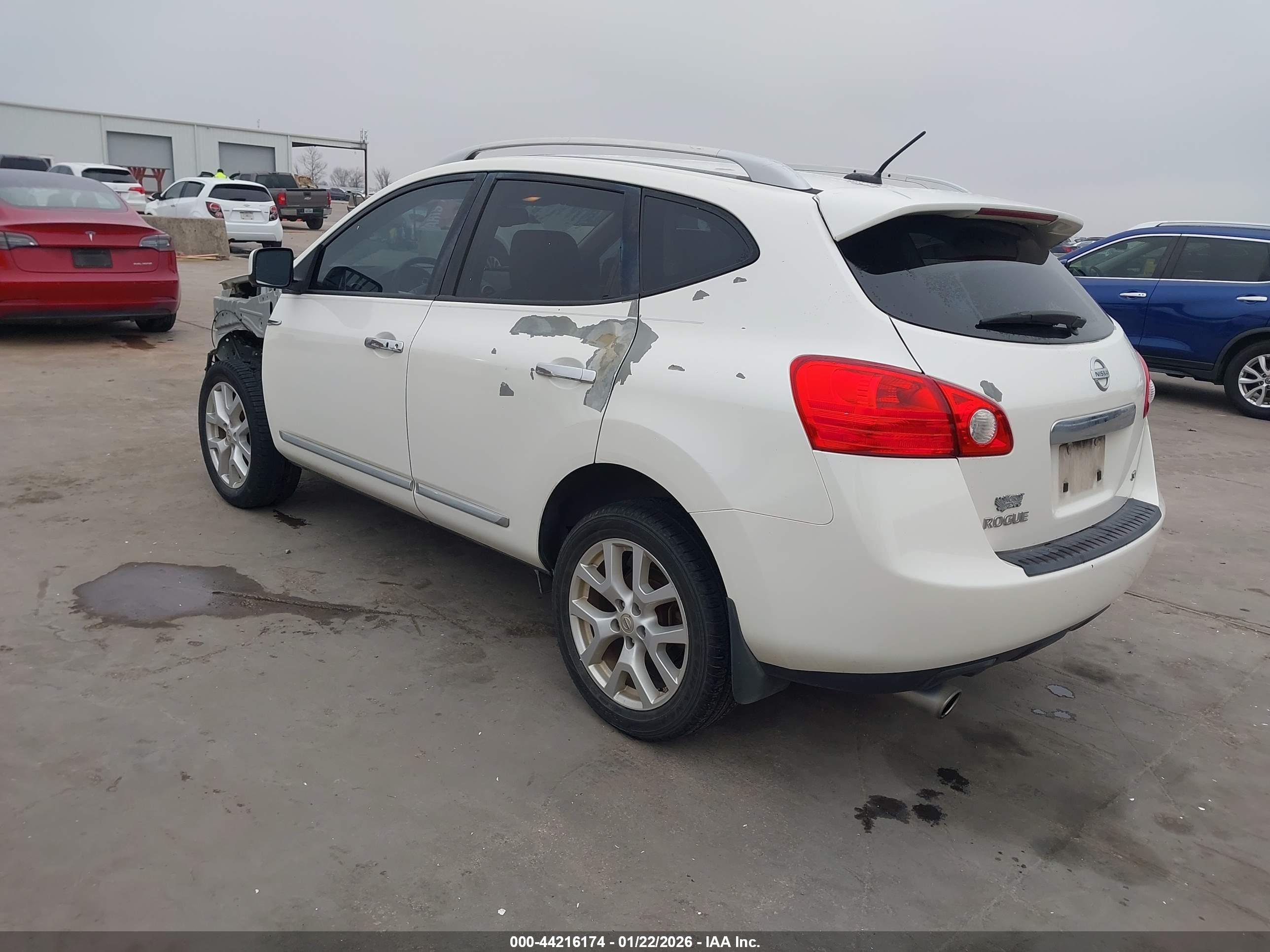 NISSAN ROGUE image 3