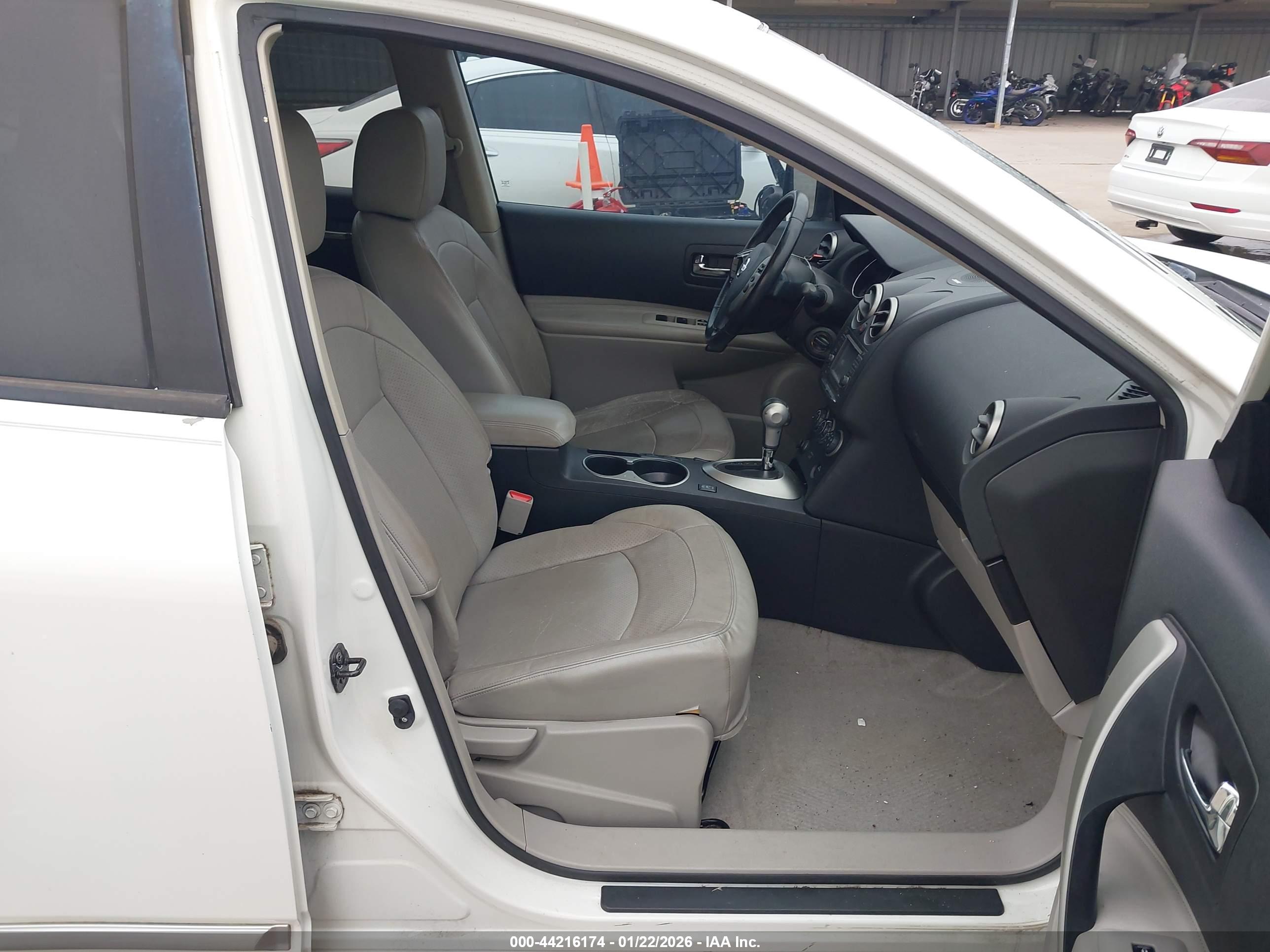 NISSAN ROGUE image 5