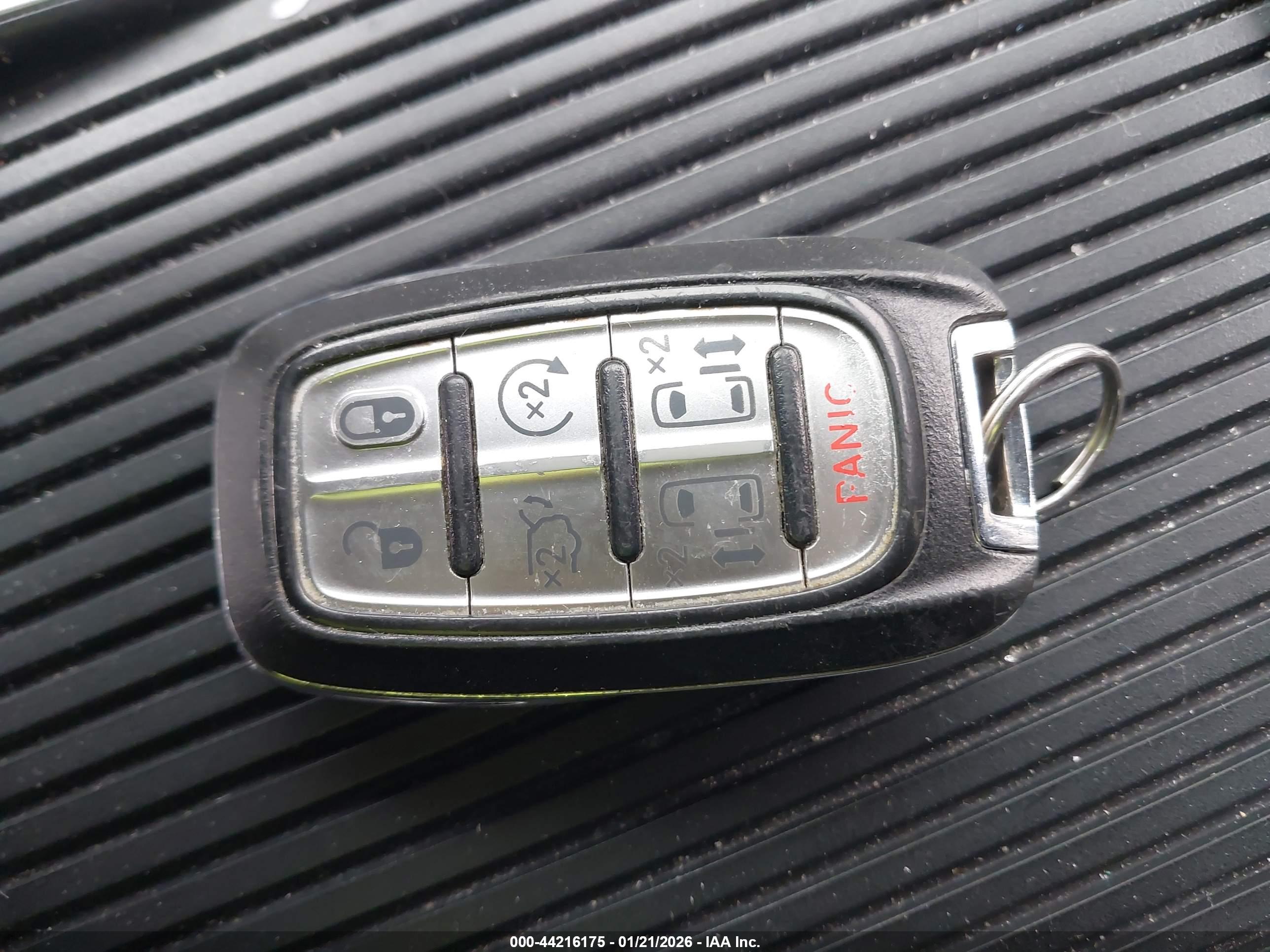 CHRYSLER PACIFICA image 11