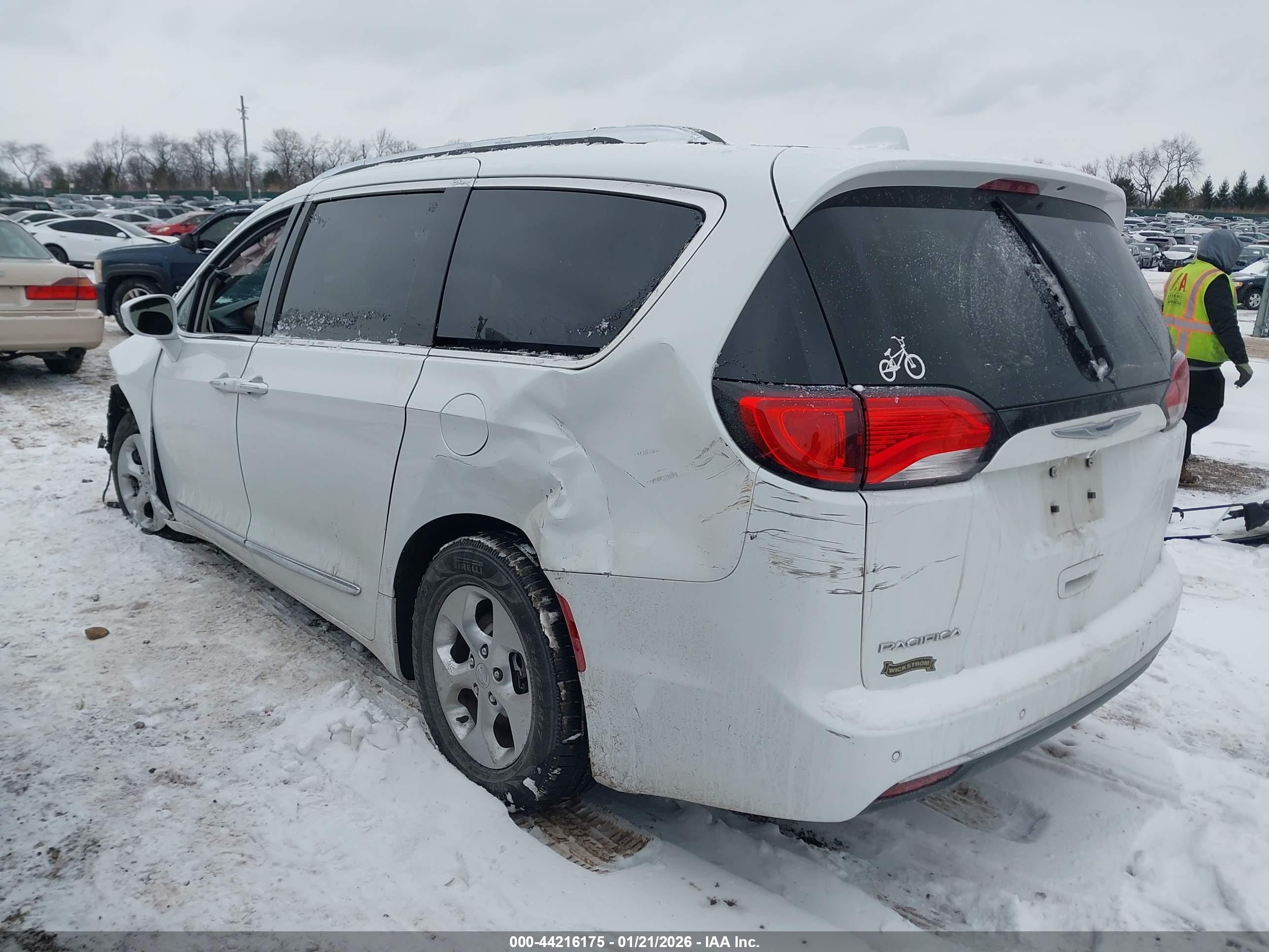 CHRYSLER PACIFICA image 3