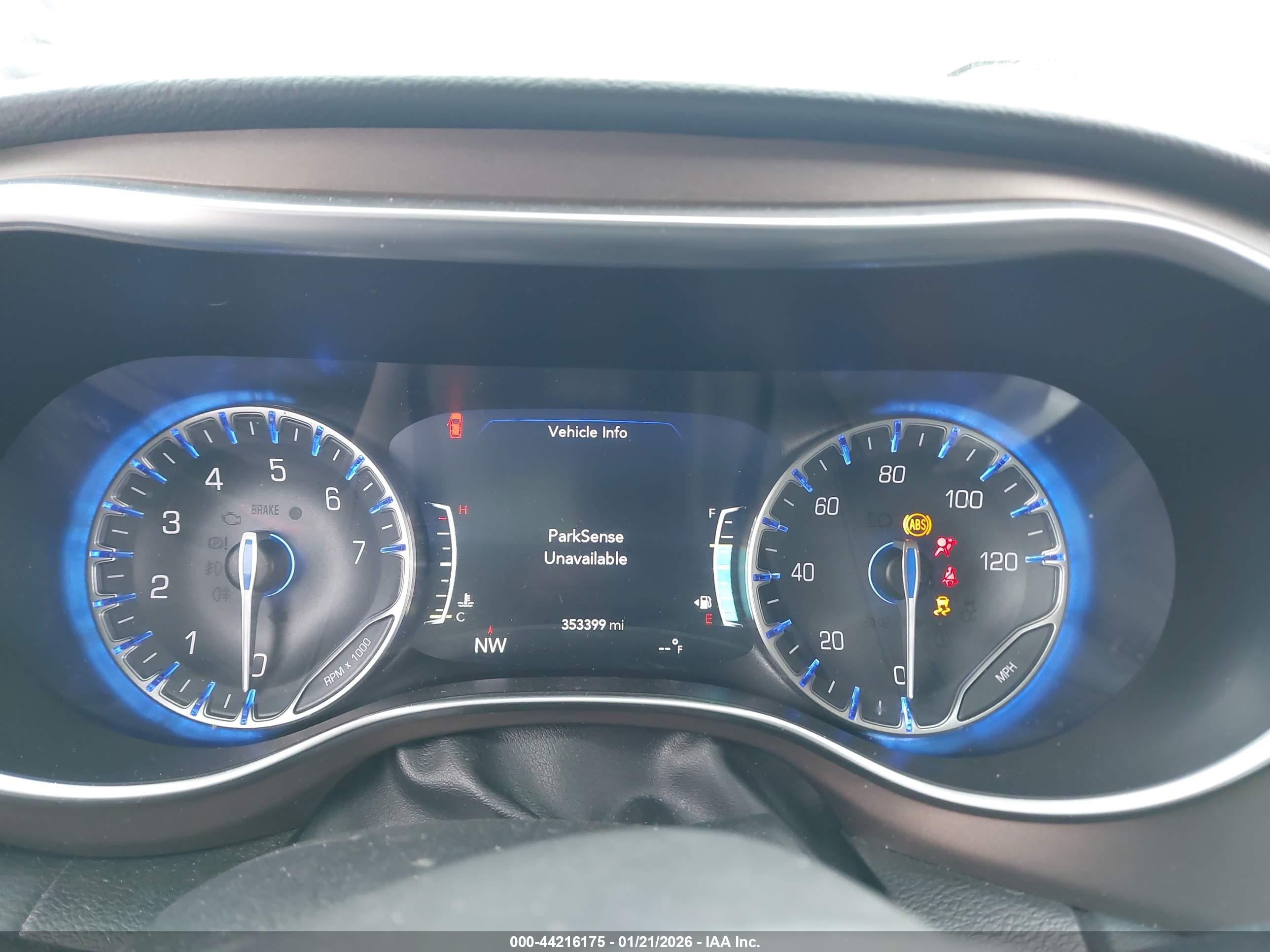 CHRYSLER PACIFICA image 7