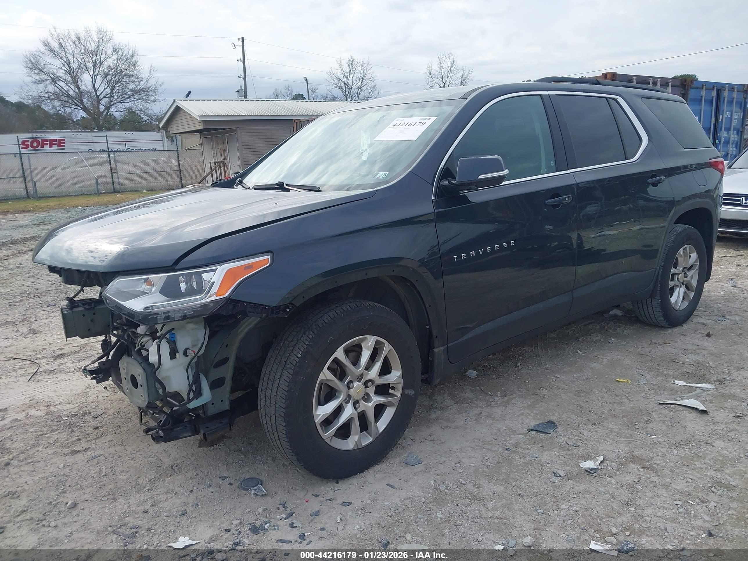 CHEVROLET TRAVERSE image 2