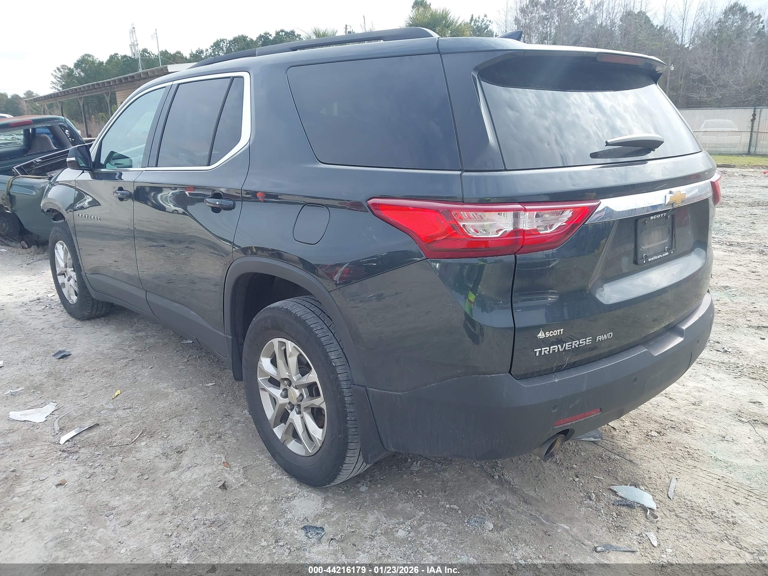 CHEVROLET TRAVERSE image 3