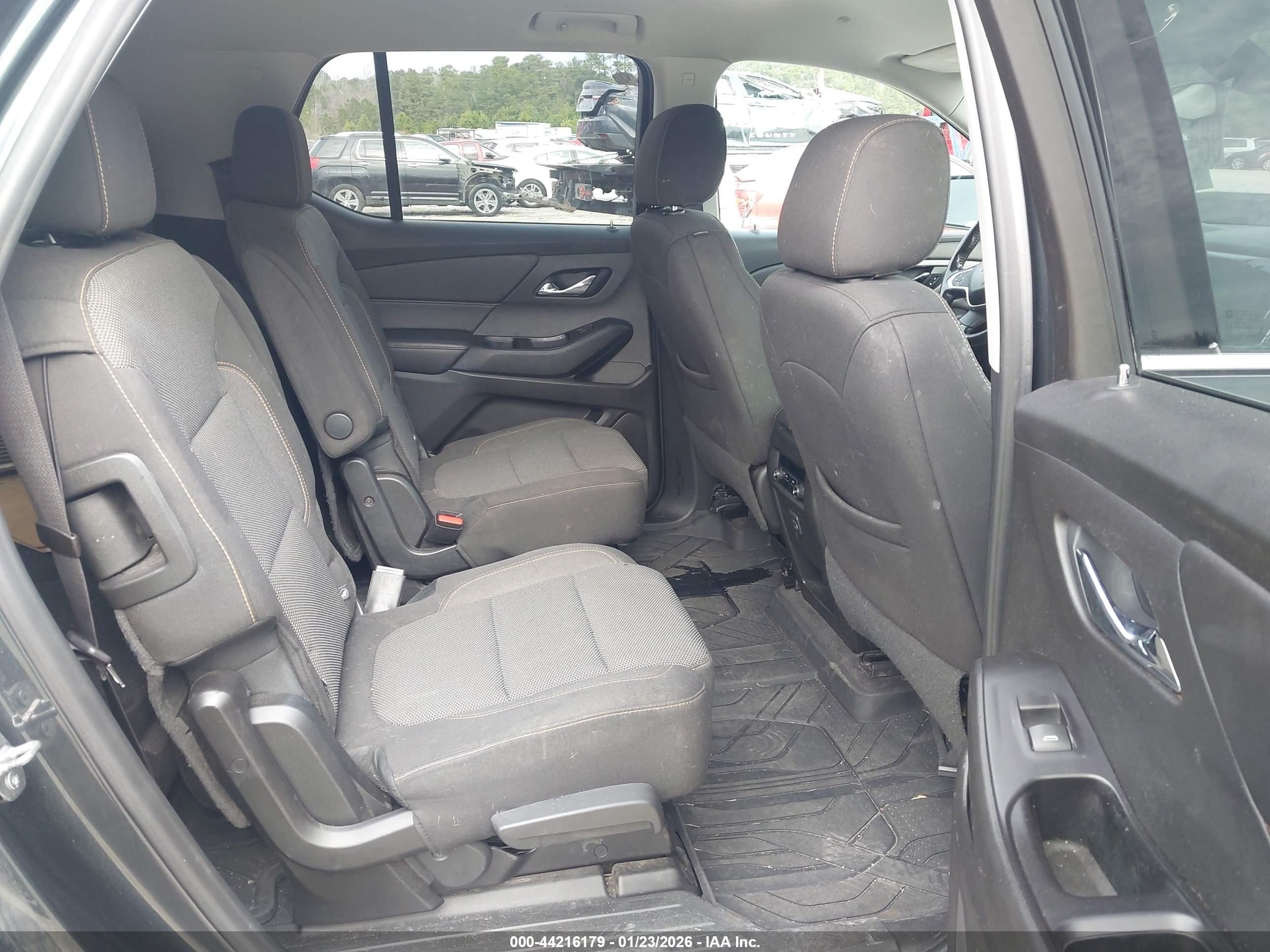 CHEVROLET TRAVERSE image 8