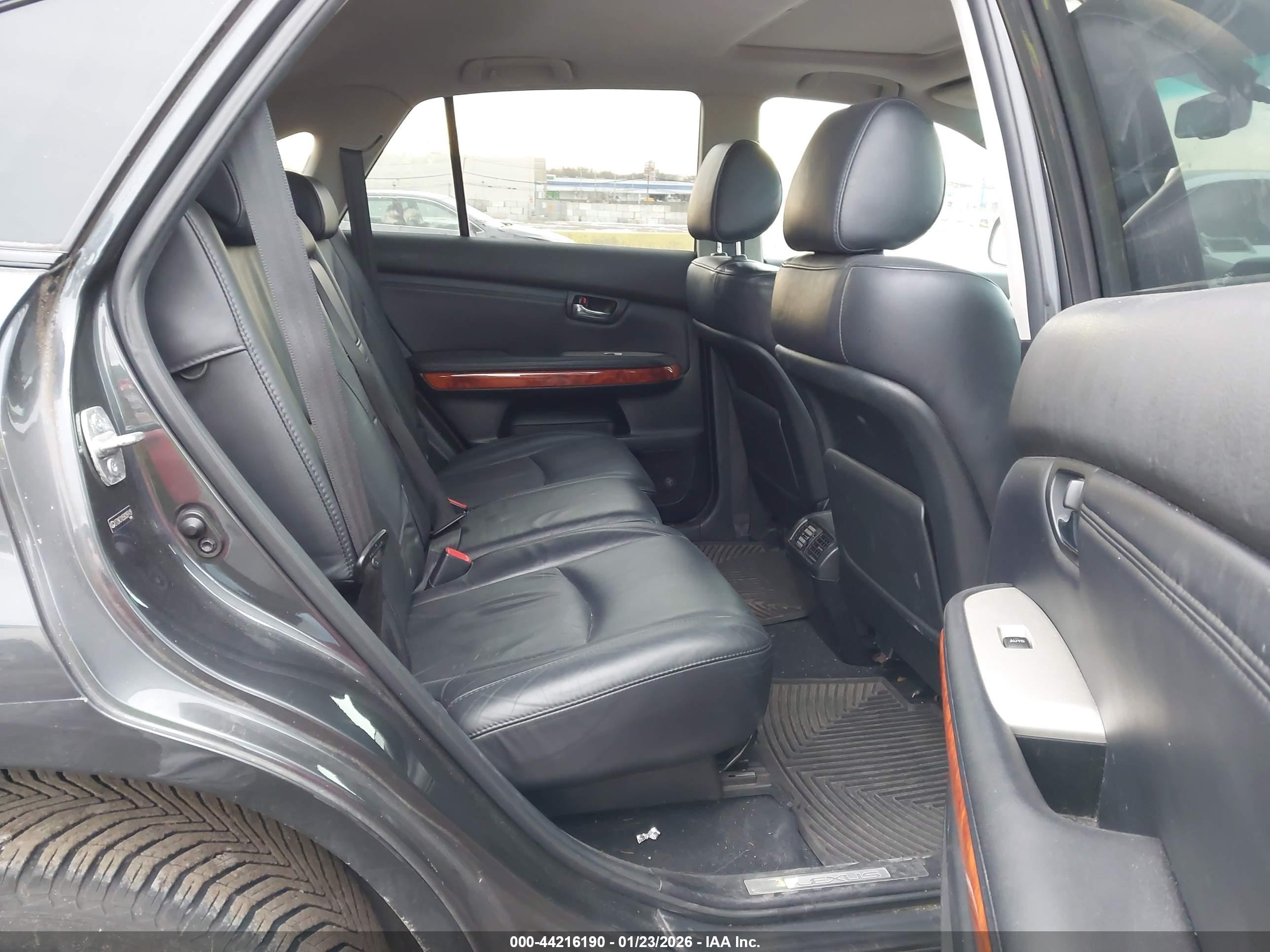 LEXUS RX image 8