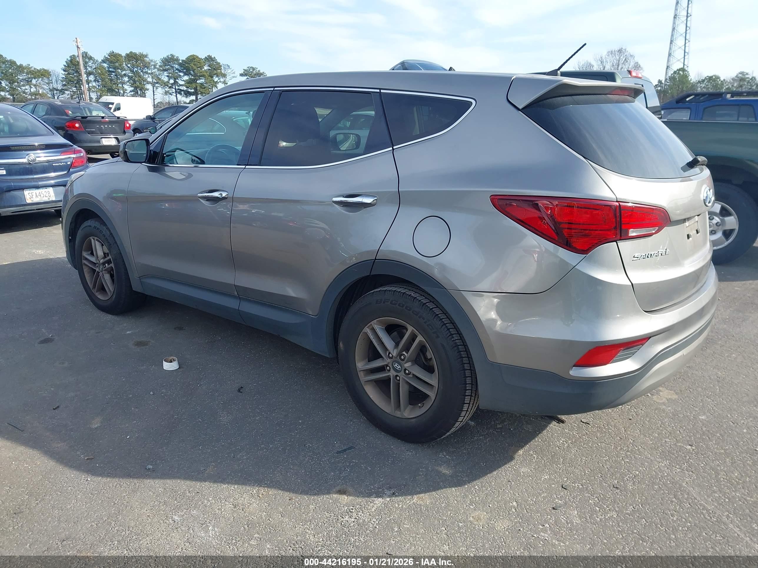 HYUNDAI SANTA image 3
