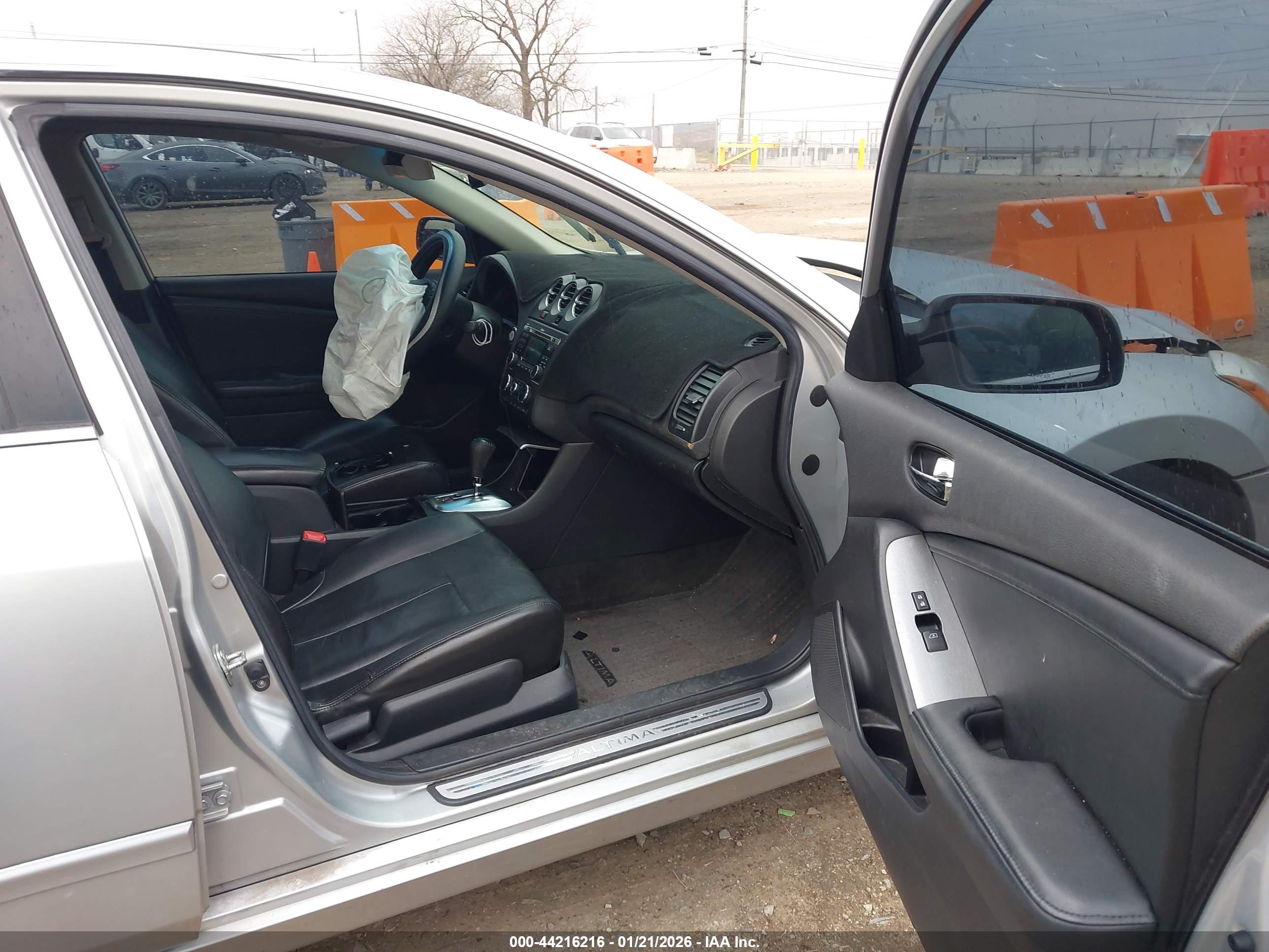 NISSAN ALTIMA image 5