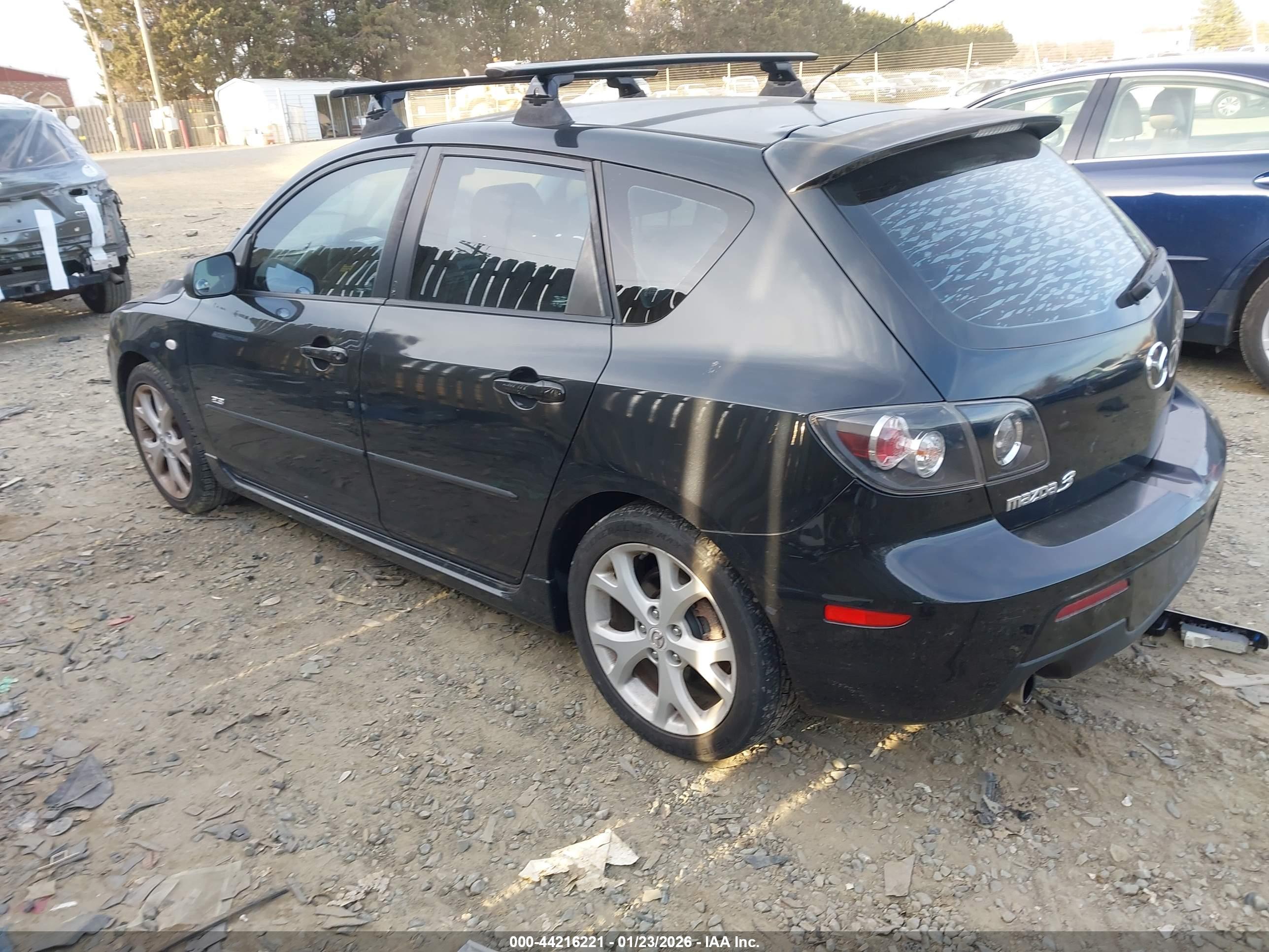 MAZDA MAZDA3 image 3